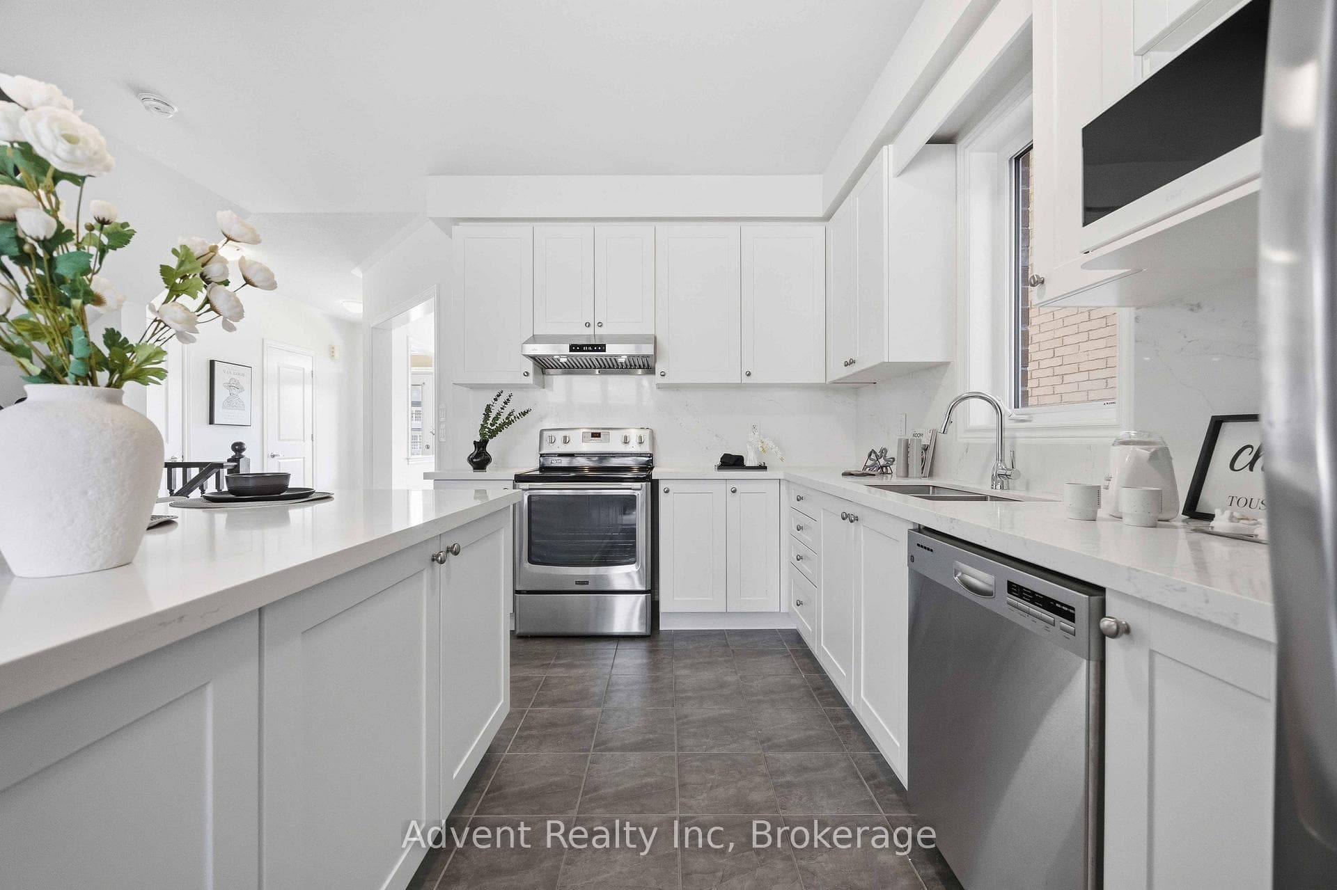 62 Demott Avenue photo 12