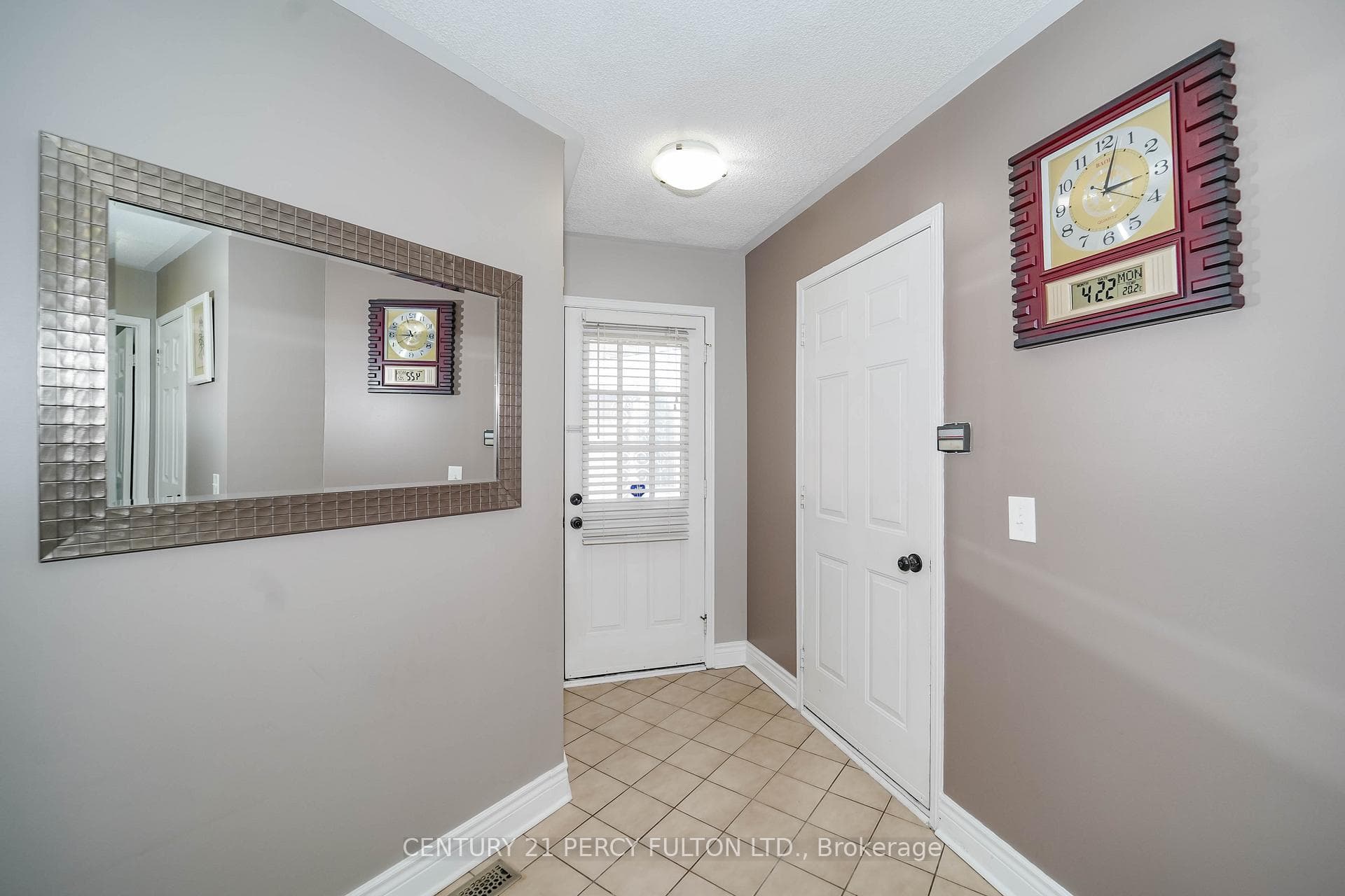 1525 Sturgeon Court photo 4