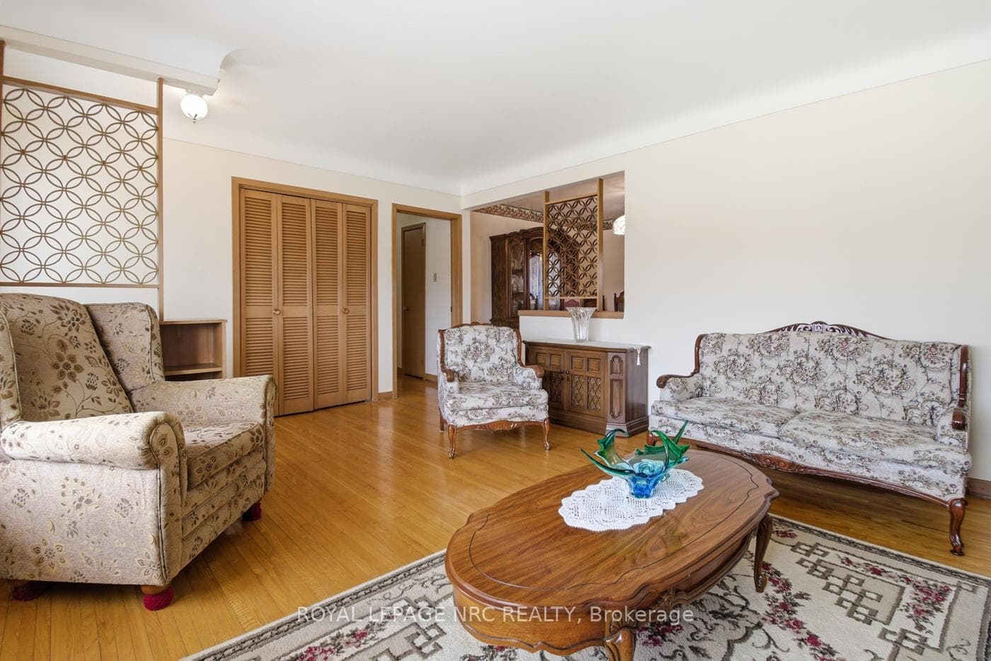 122 Wellington Street photo 13
