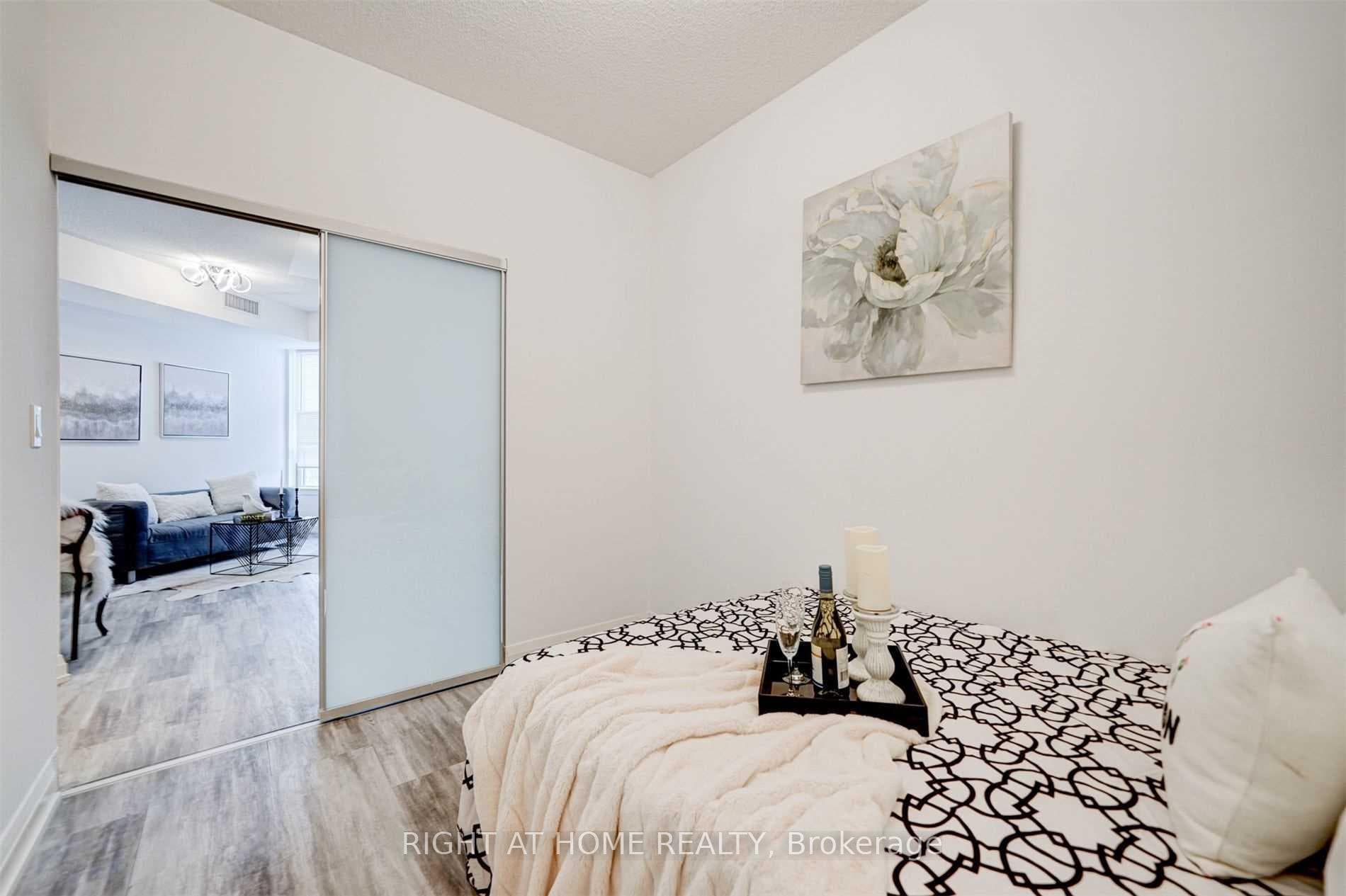 7171 Yonge Street Unit 511 photo 8