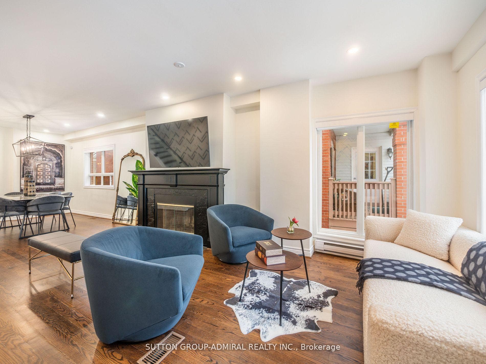 389 Davisville Avenue photo 4