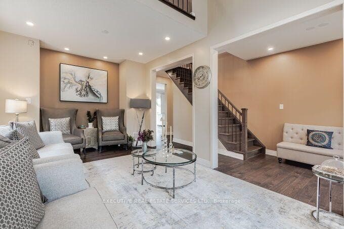 1129 Meighen Way photo 9