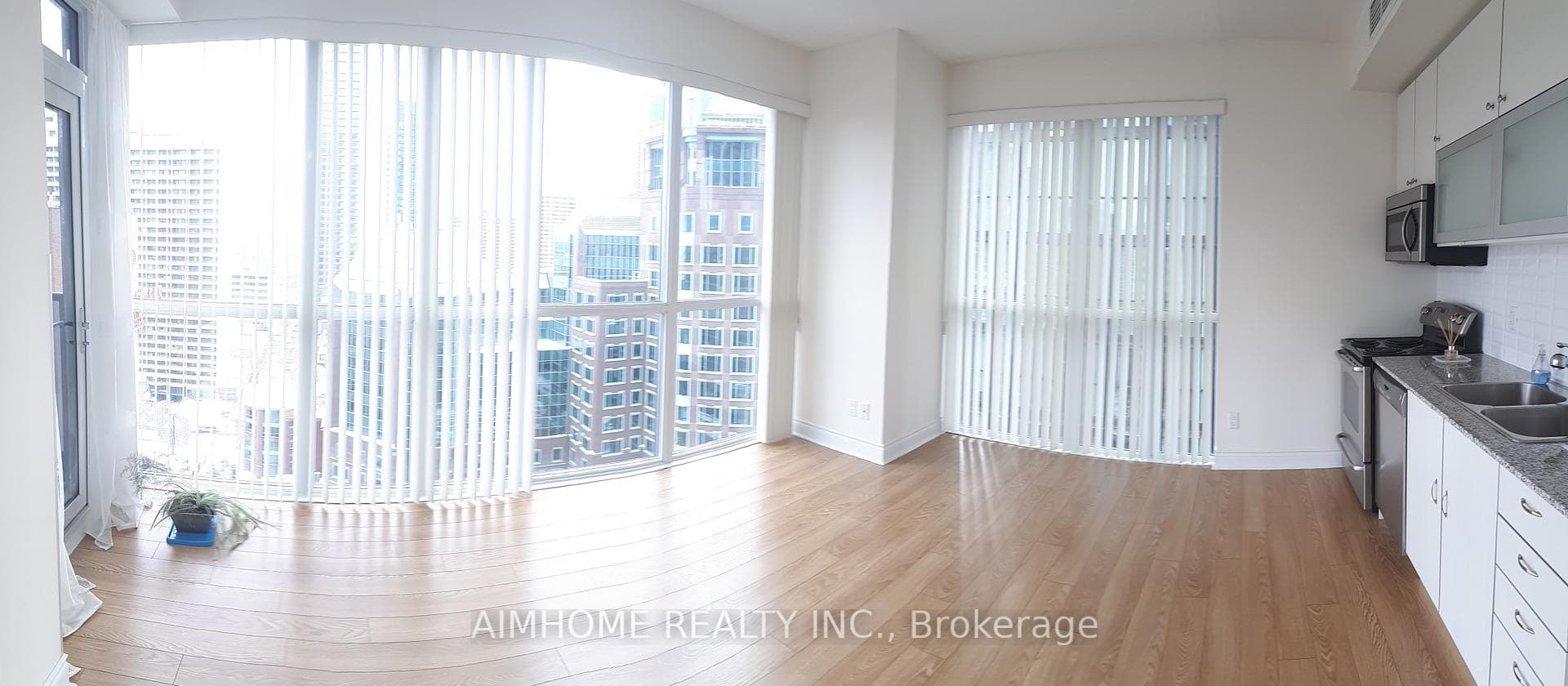 28 Ted Rogers Way Unit 1902 photo 17