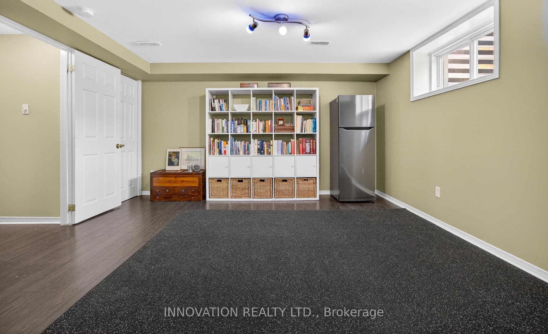 Great area for an office, media room, playroom