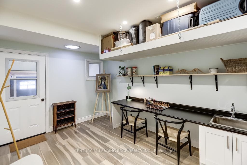 89 REGINALD Crescent photo 19