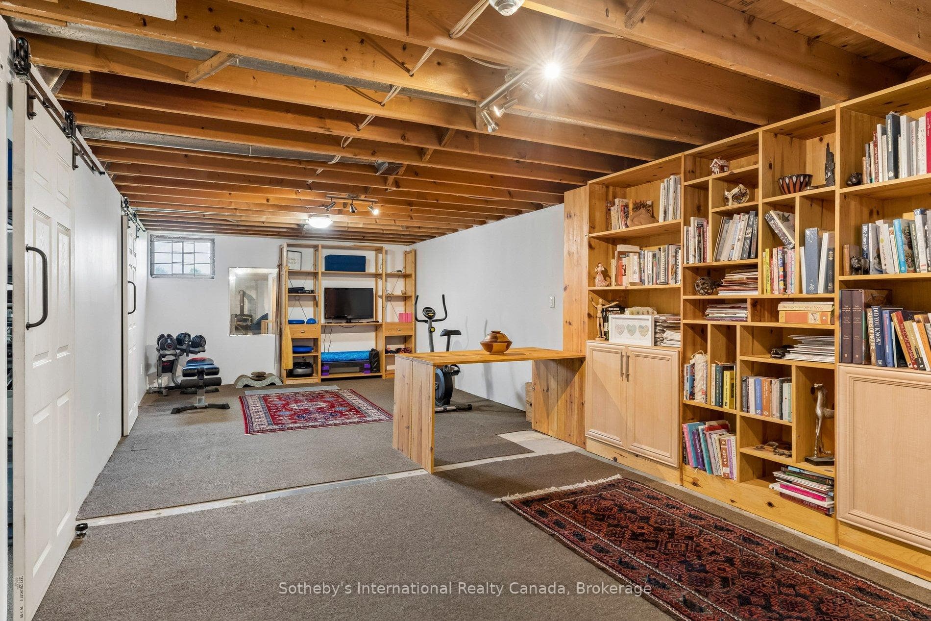 938400 Airport Road photo 32