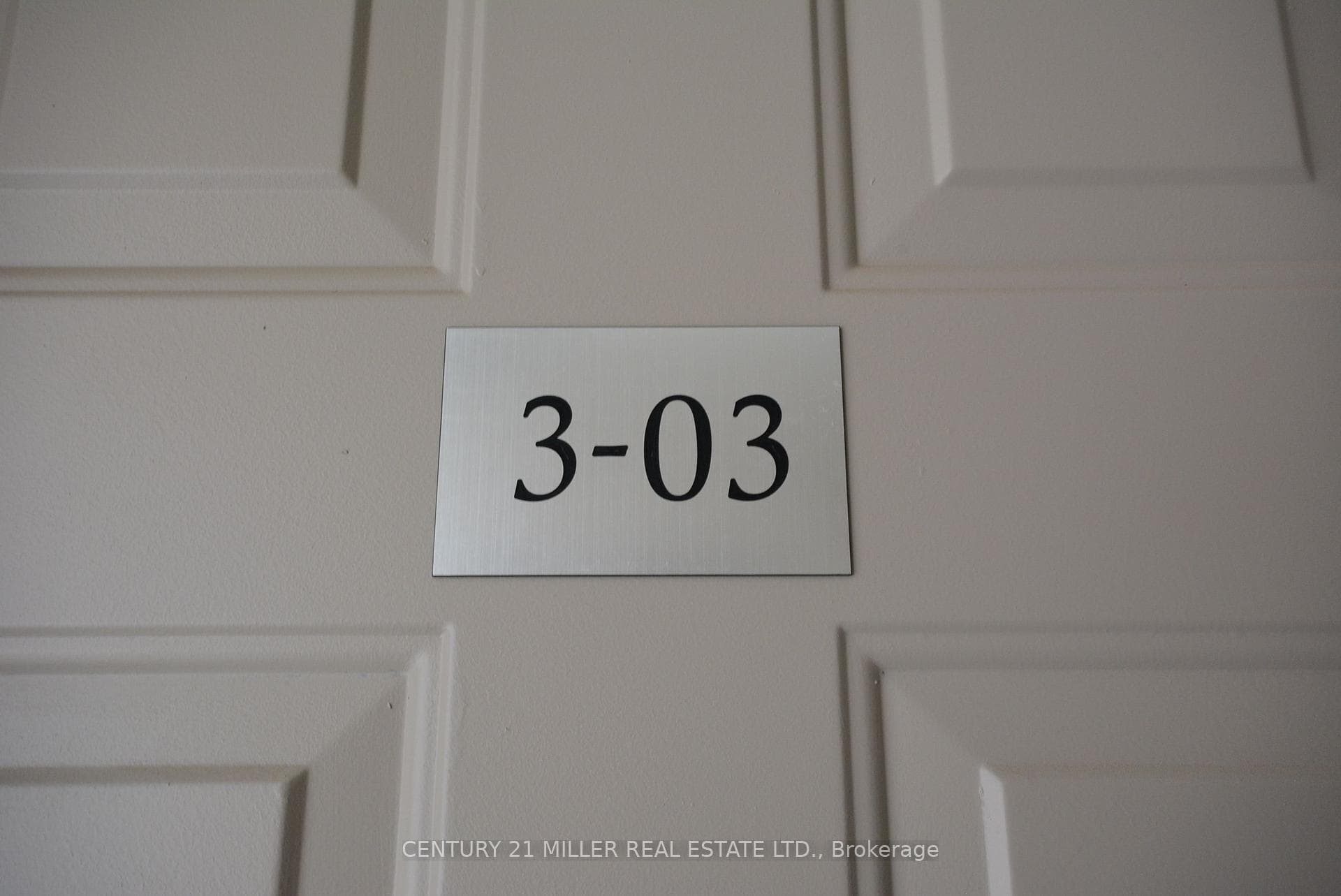 2420 Baronwood Drive Unit 03-03 photo 2