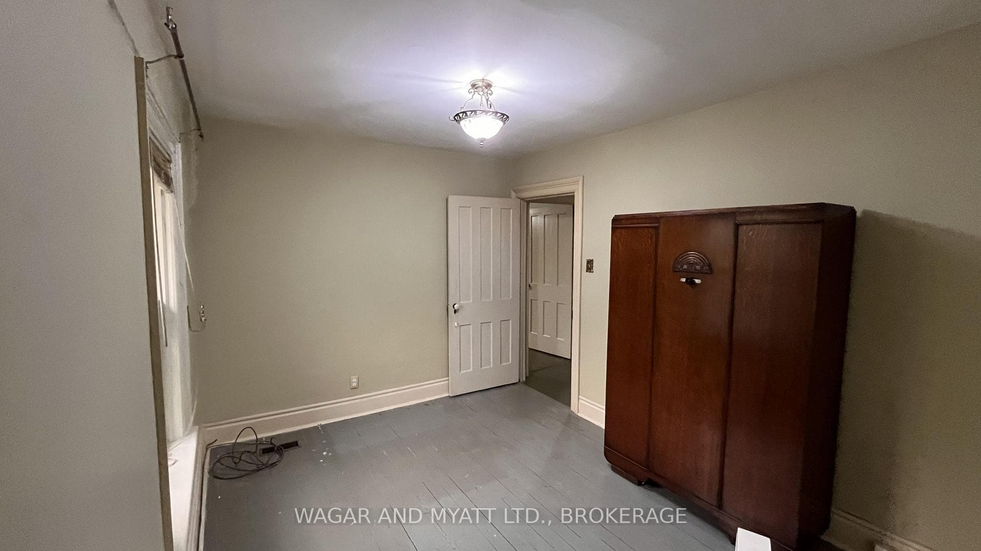 226 CAMDEN Road photo 14