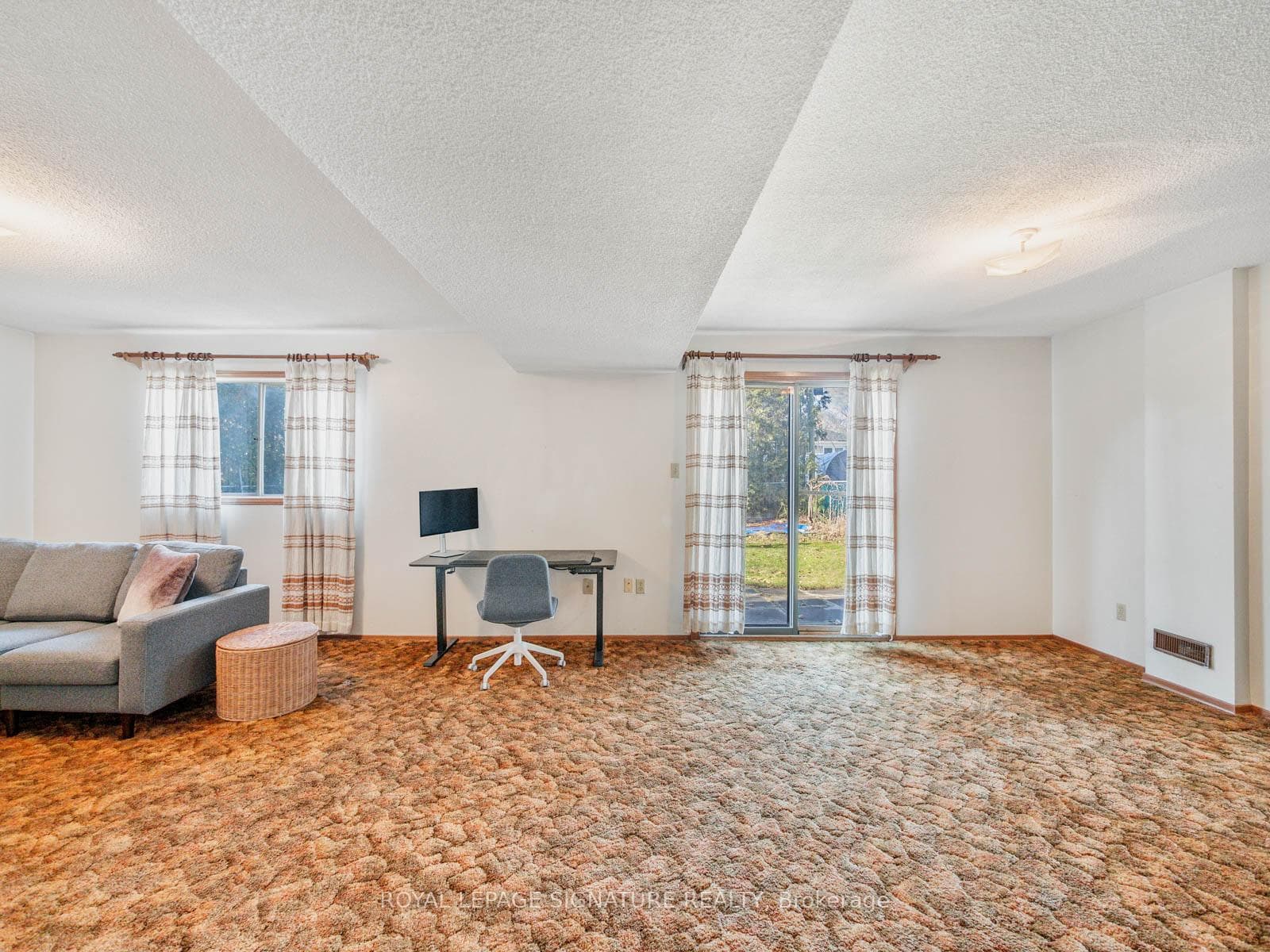 70 Newton Drive photo 22