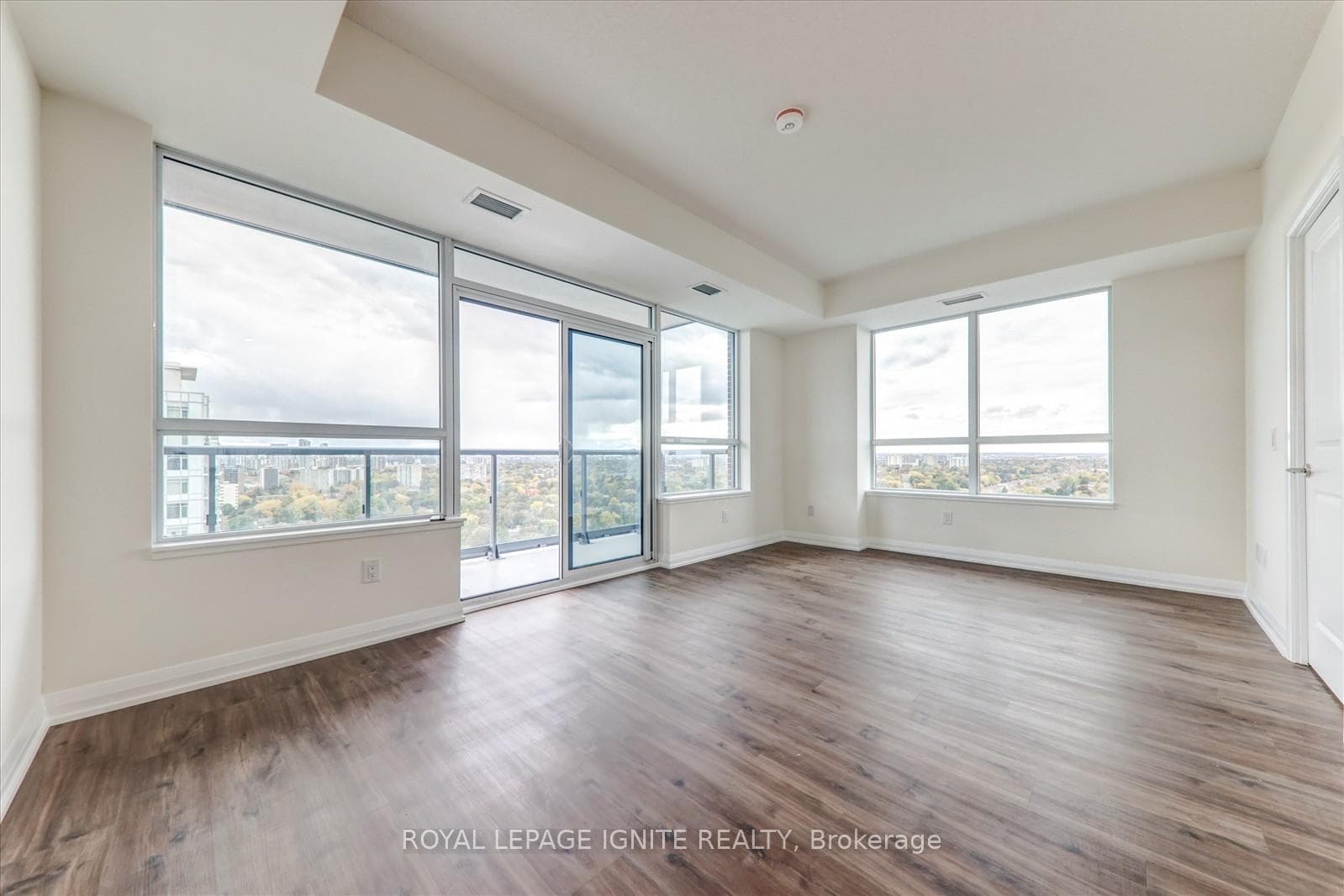 3260 Sheppard Avenue Unit 1802 photo 17