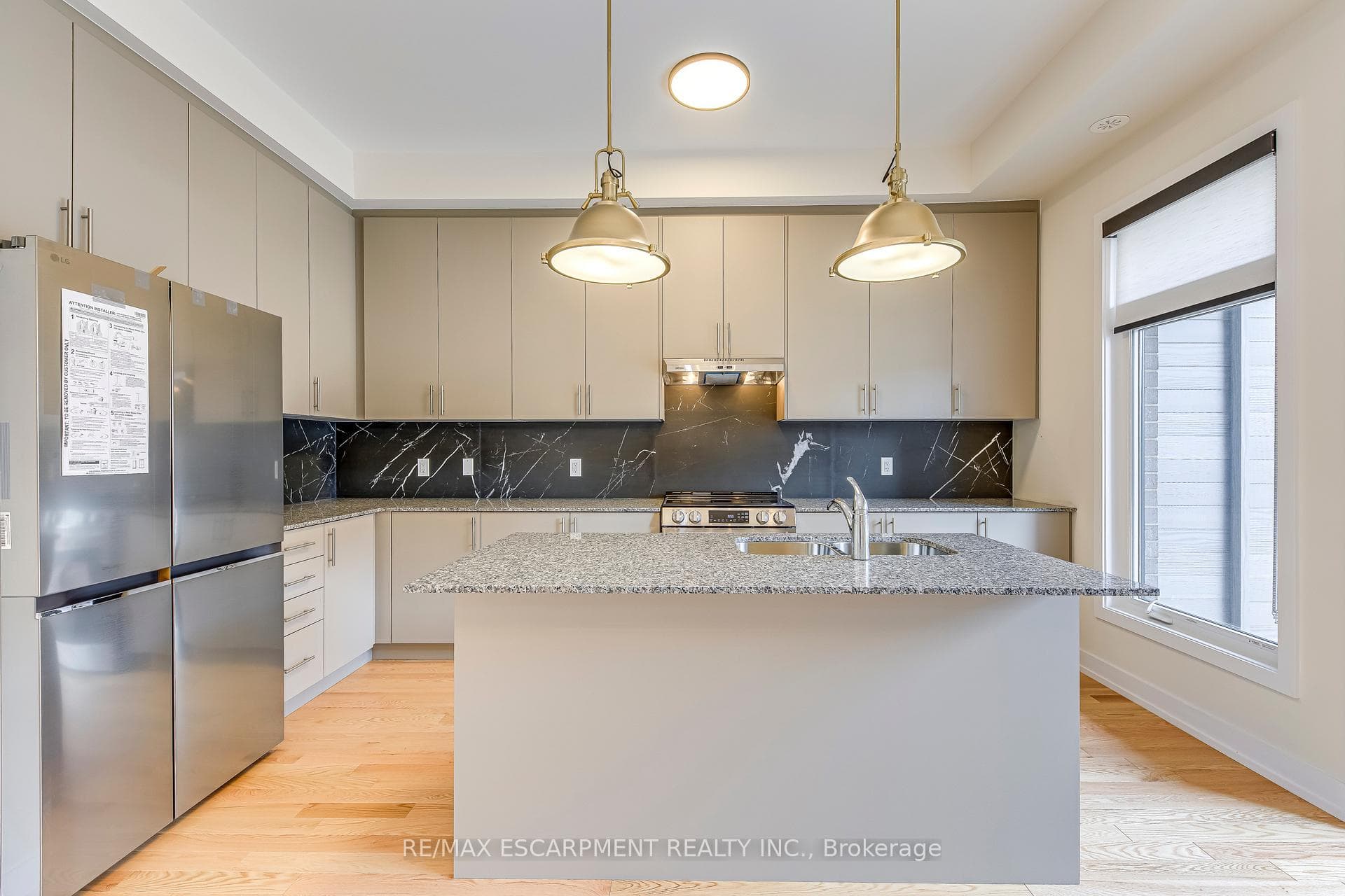 3053 Welsman Gardens photo 15