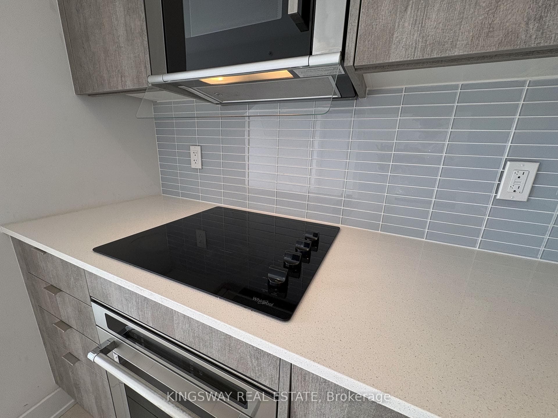 181 BEDFORD Road Unit 610 photo 12