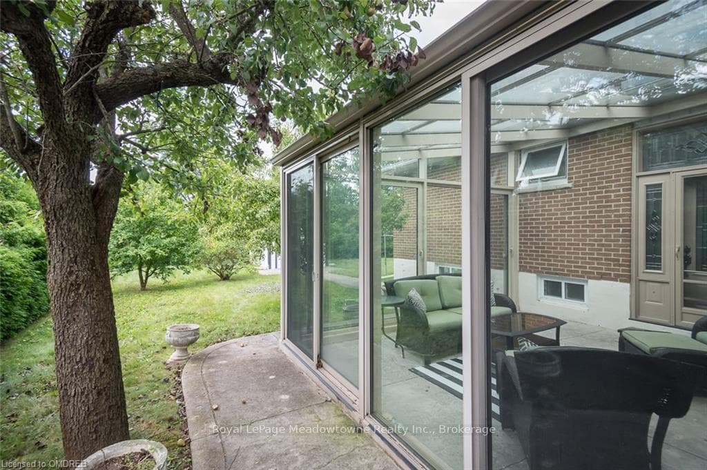 11 ASHDALE Court photo 33