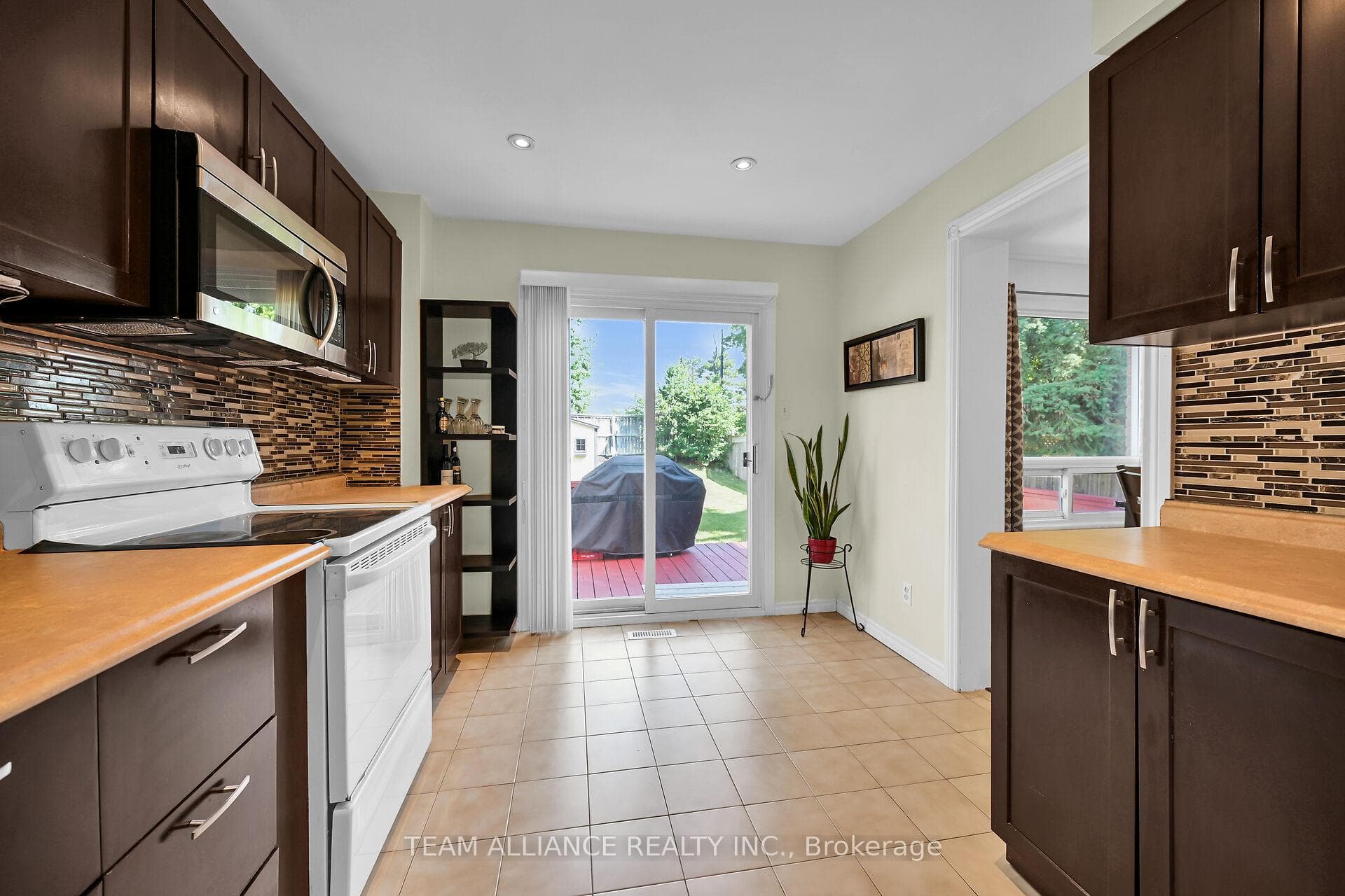 3189 Osbourne Road photo 8