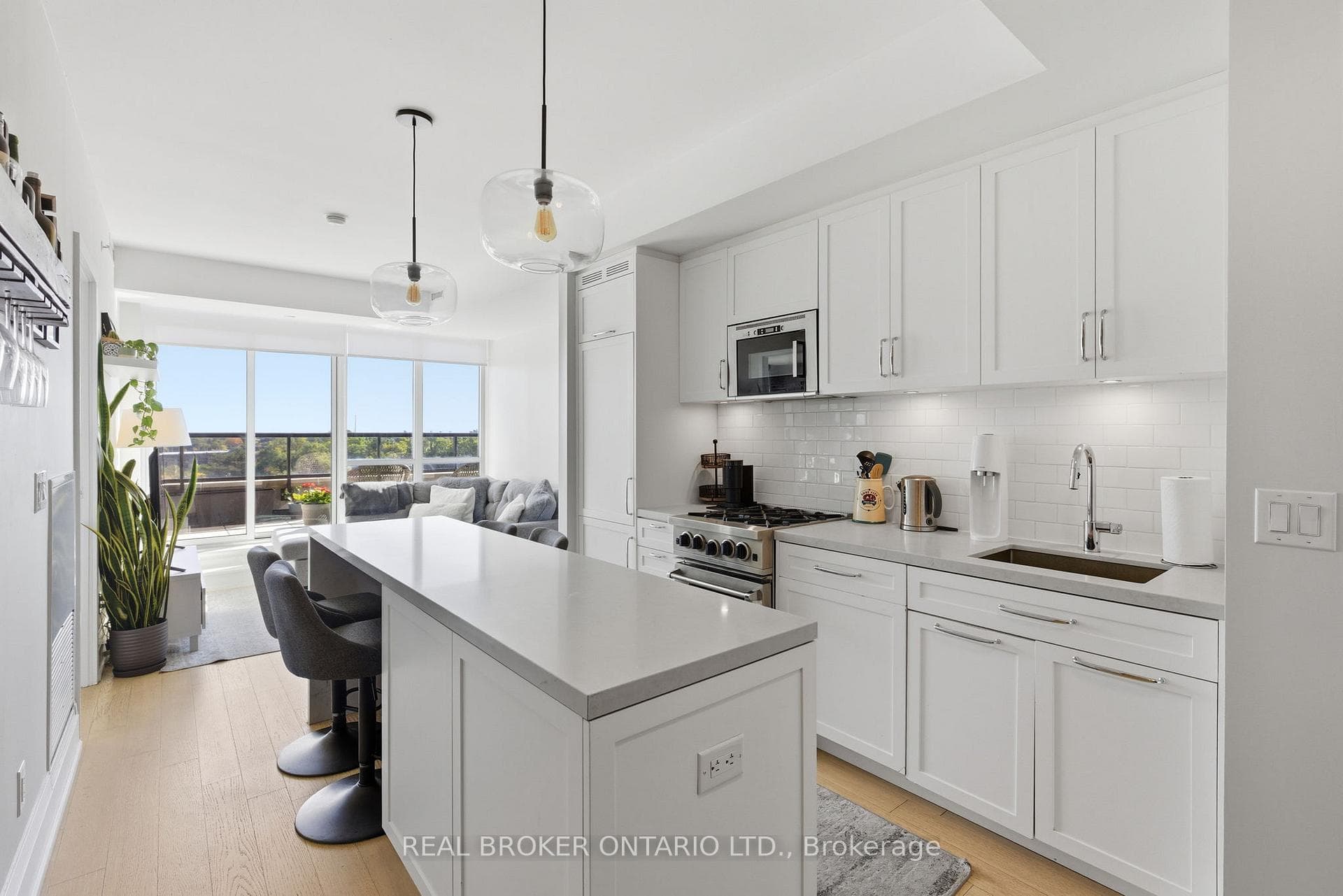 25 Malcolm Road Unit 606 photo 2