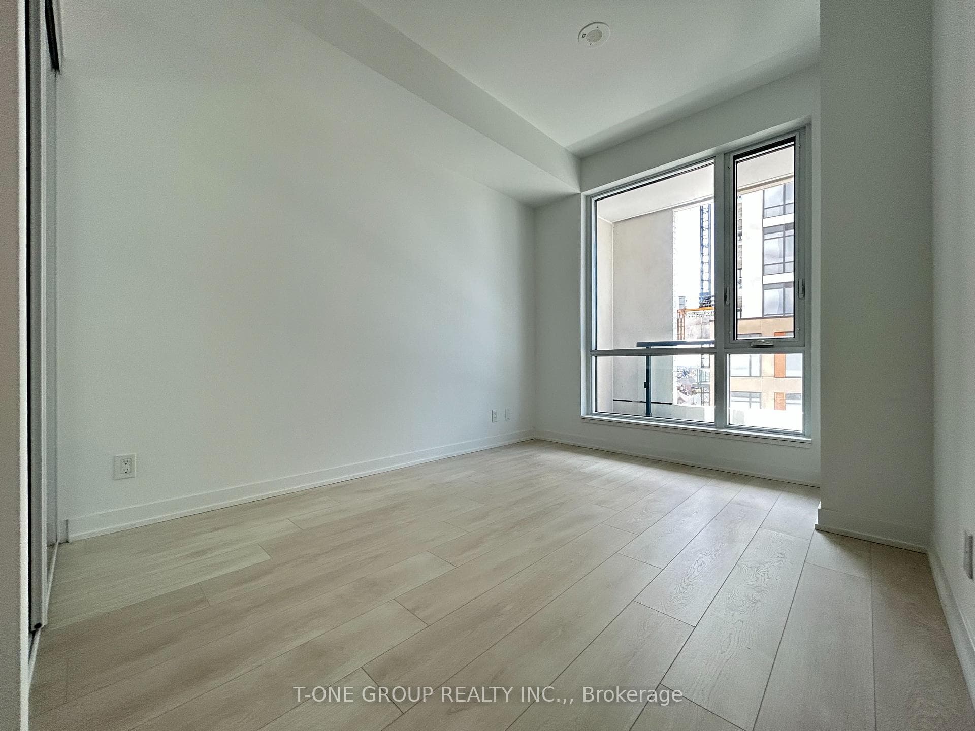 7950 Bathurst Street Unit 802 photo 8