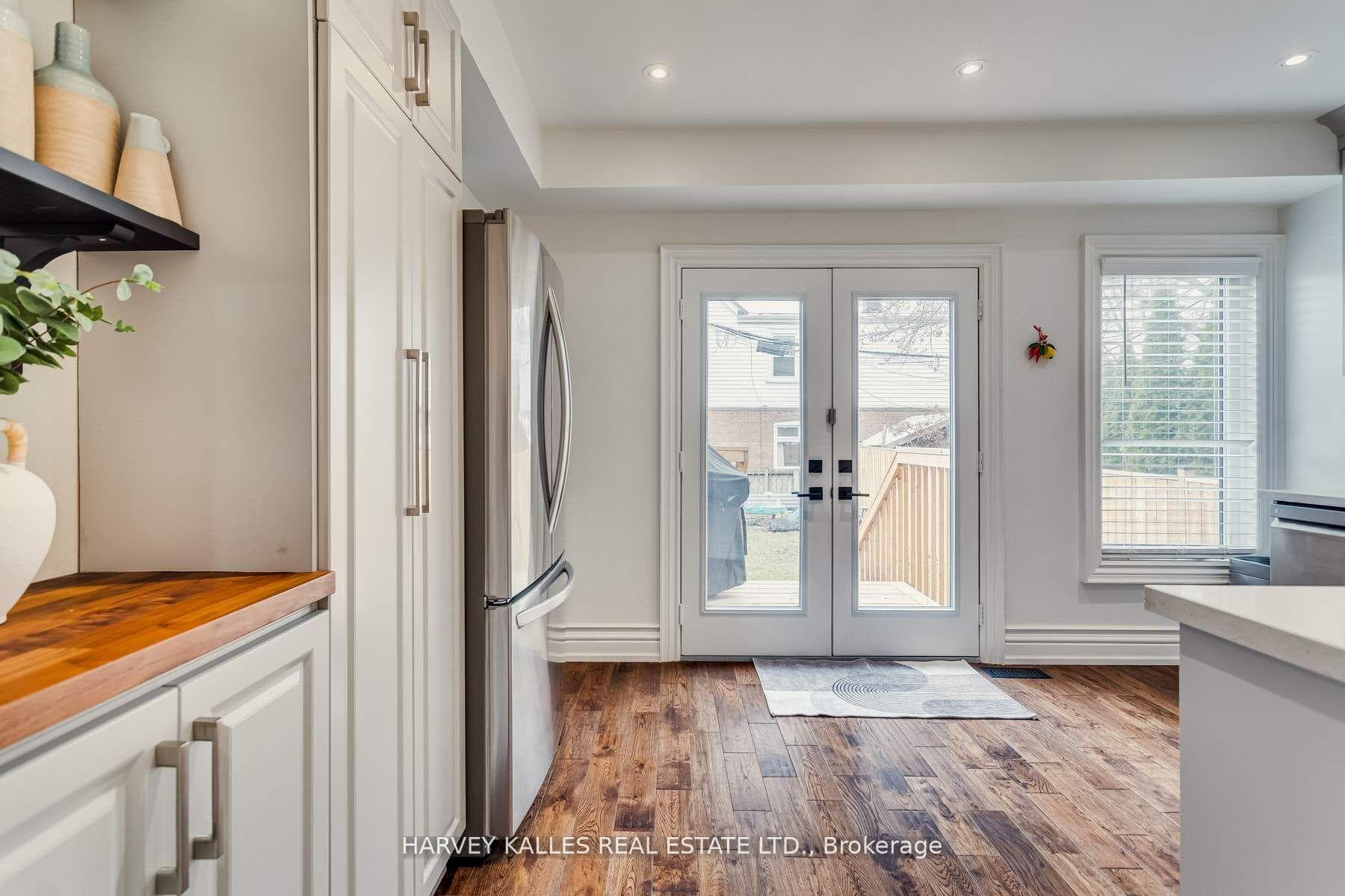 102 Woodmount Avenue photo 14