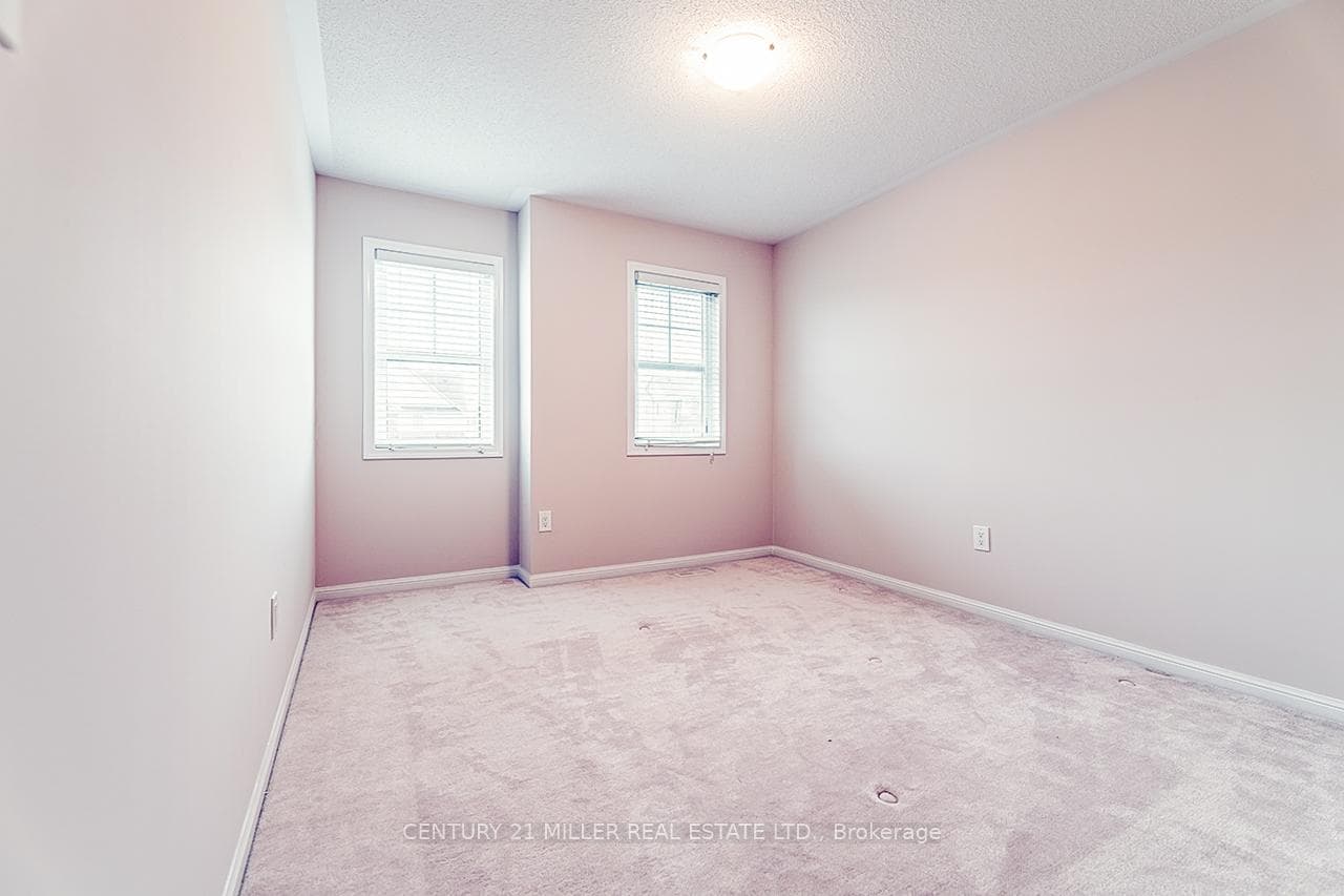 1041 Farmstead Drive photo 13