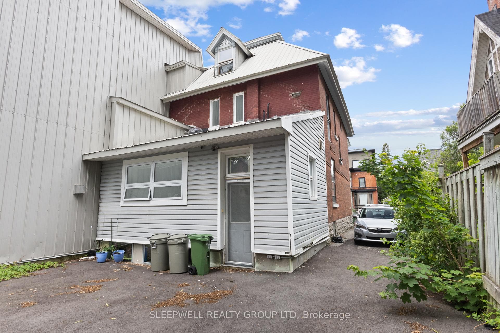 86 Fourth Avenue photo 24