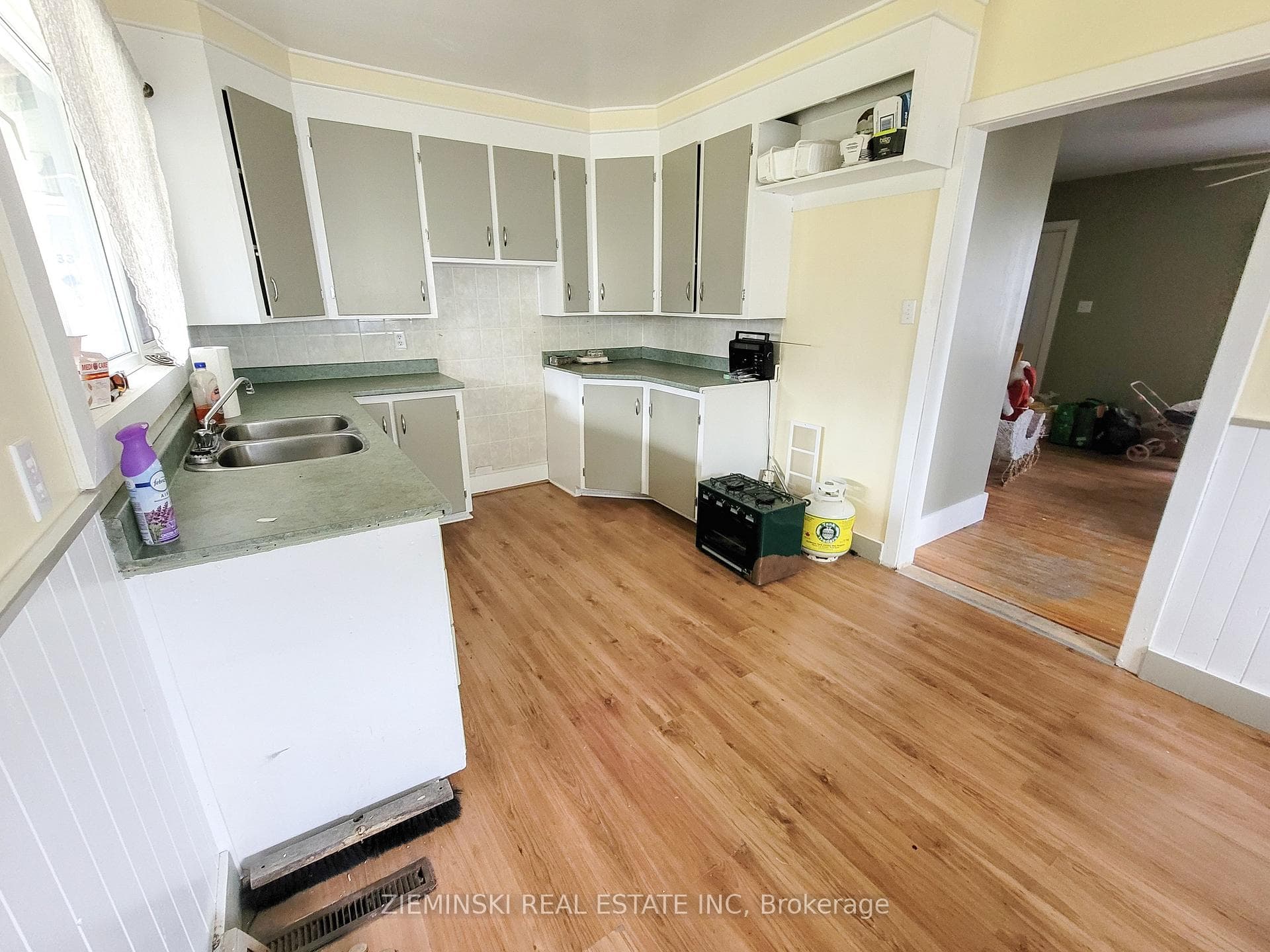 31-33 Anson Drive photo 23