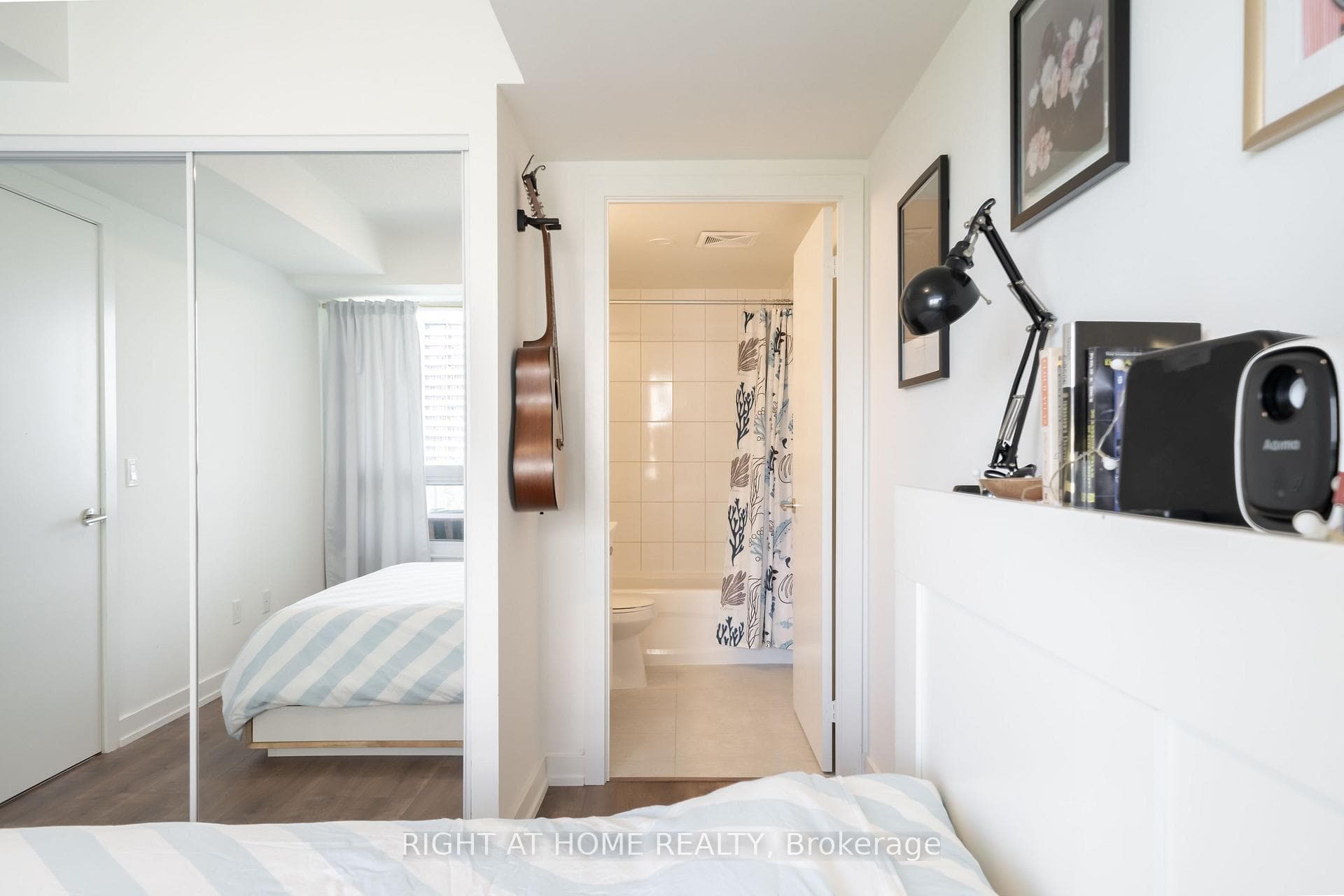 10 Wilby Crescent Unit 807 photo 17