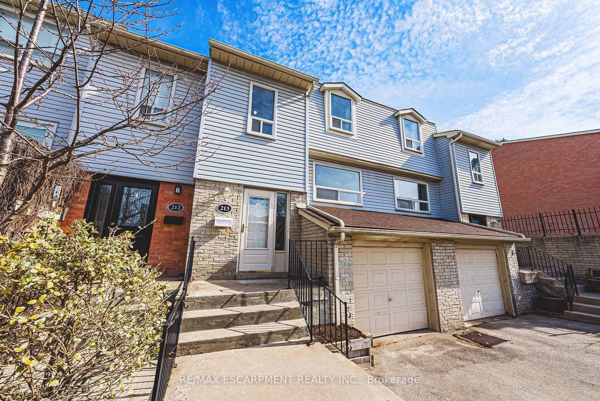 1055 Shawnmarr Road Unit 213 photo 2