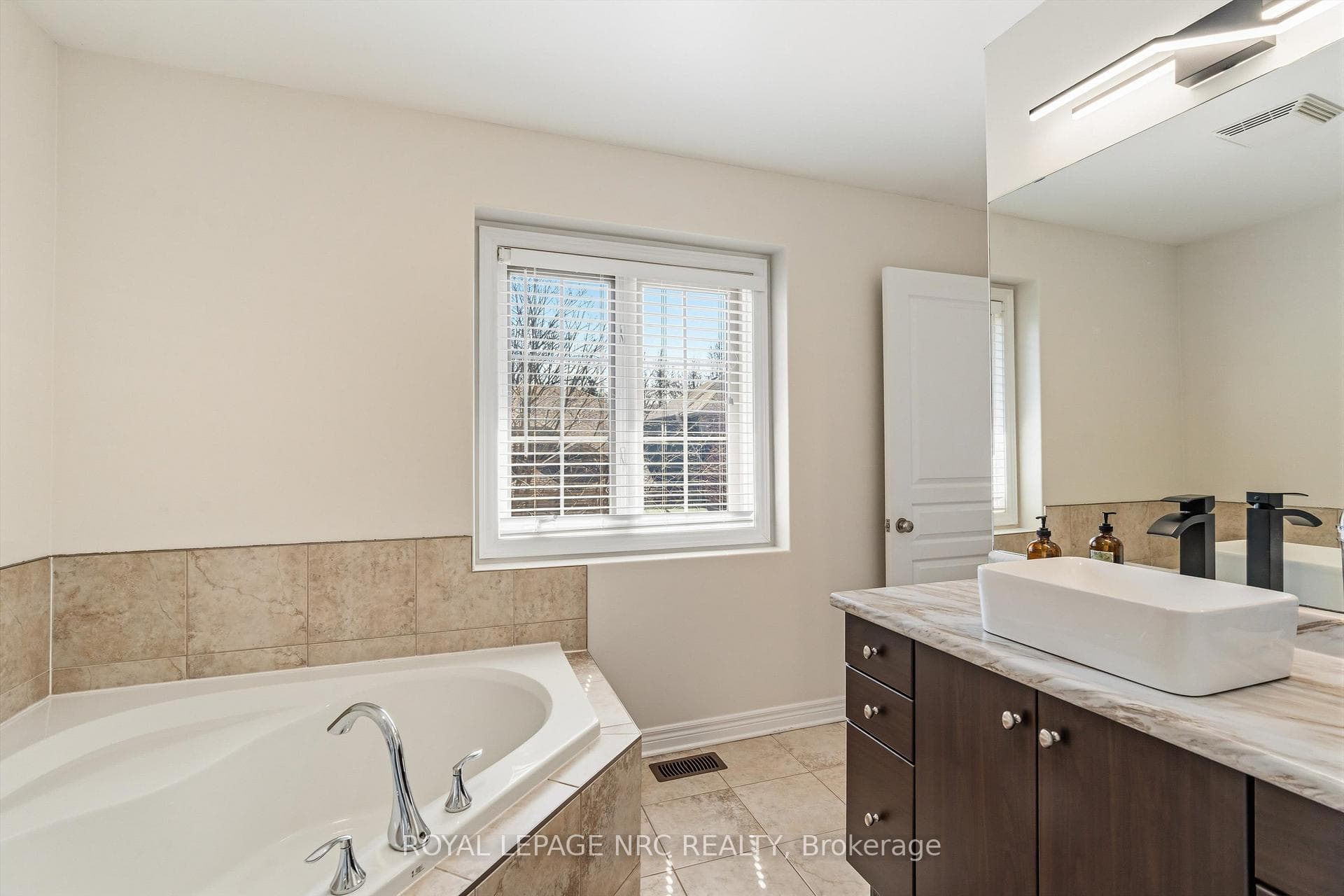 1398 Pelham Street Unit 20 photo 32