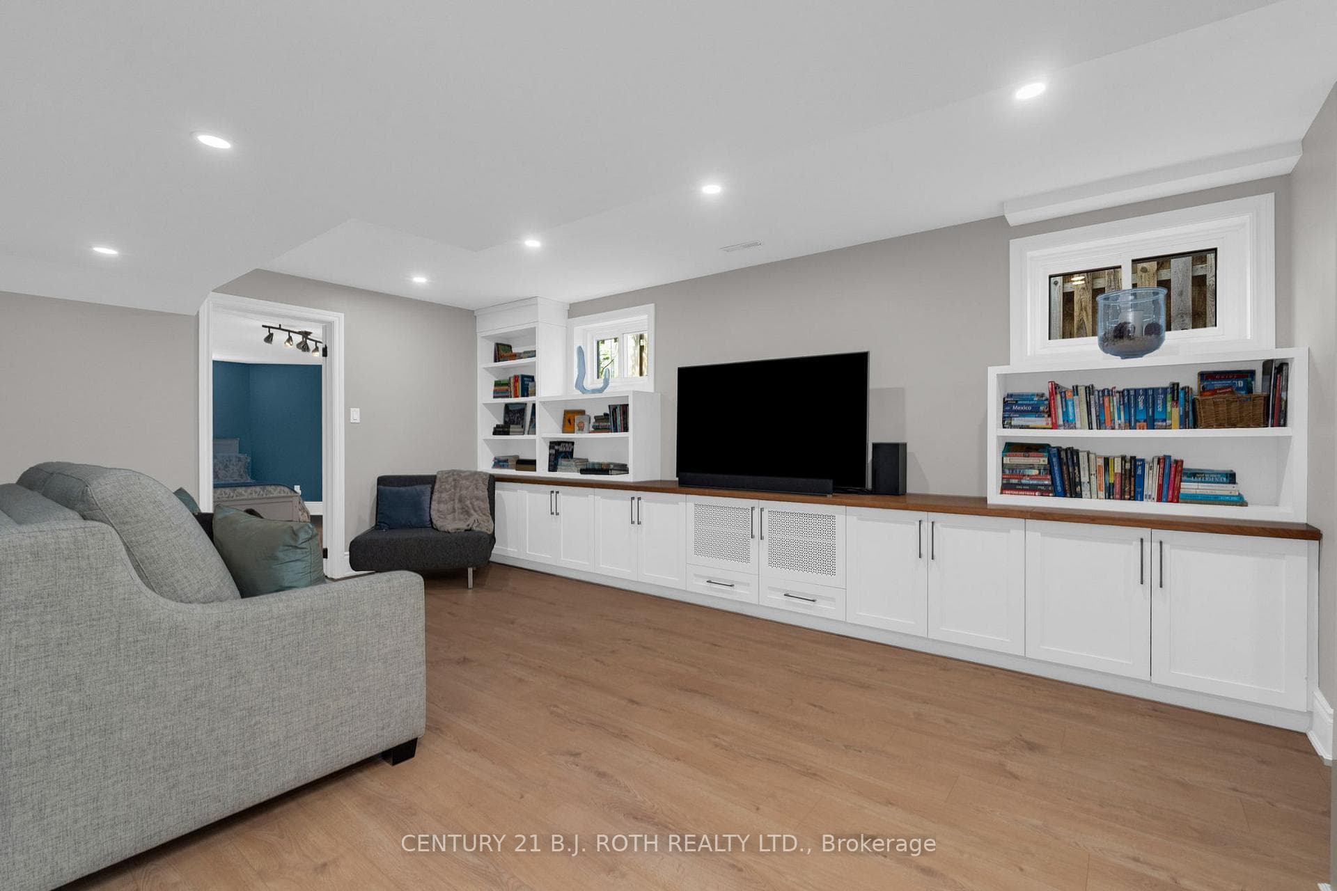 284 Sunnidale Road photo 27