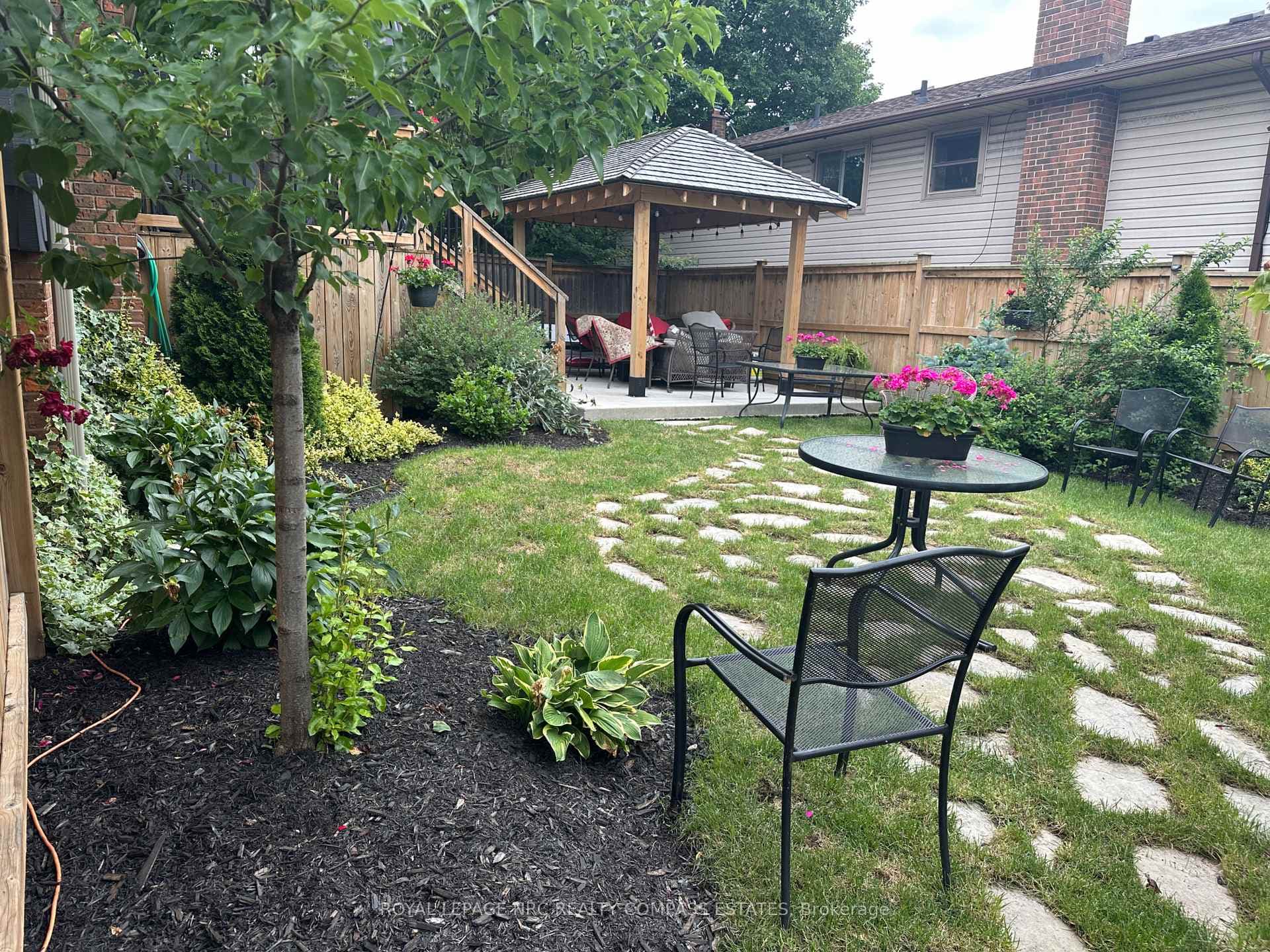374 Niagara Street photo 36