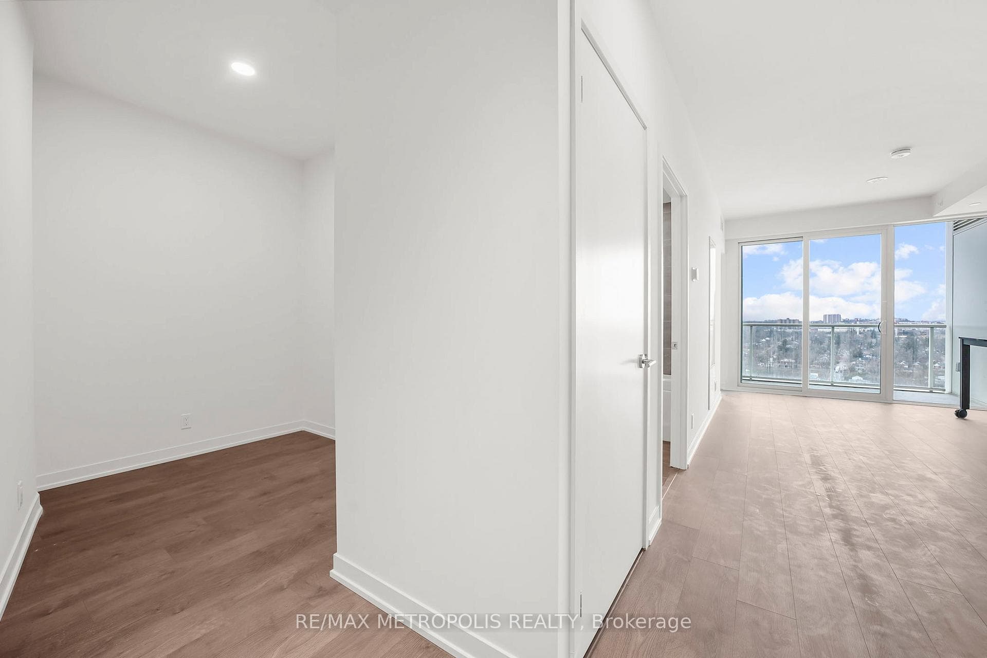 39 Mary Street Unit 2503 photo 9