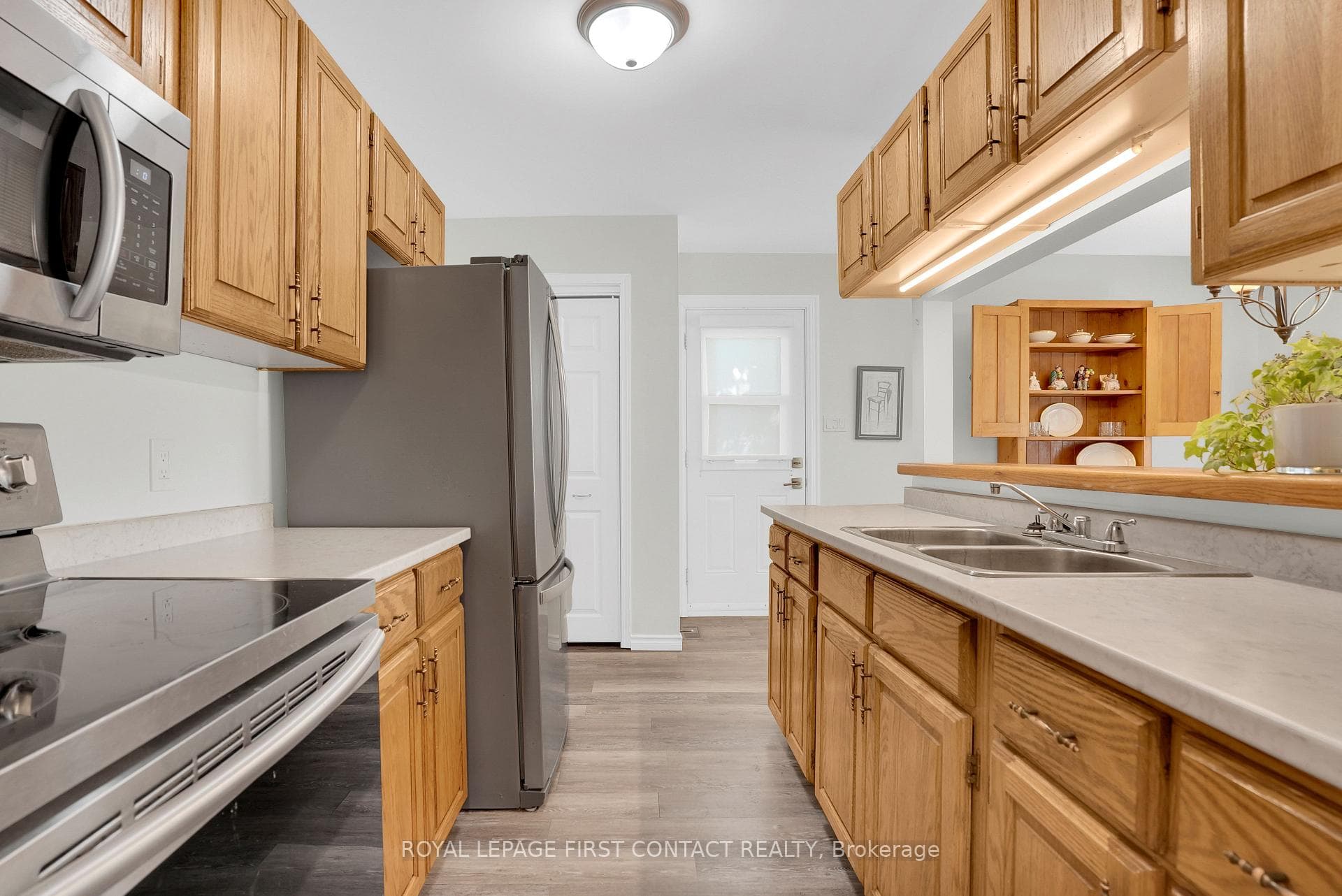 214 Point Street photo 11