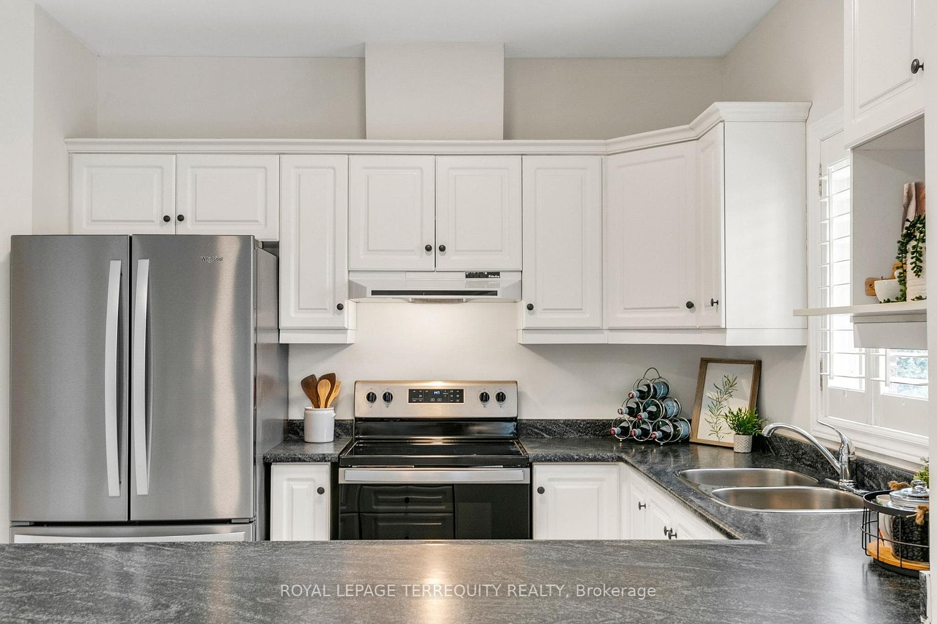 388 Glenkindie Avenue photo 13