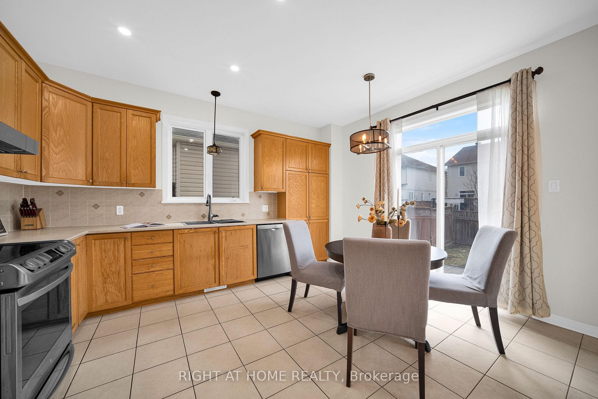 27 Knowlton Drive photo 17