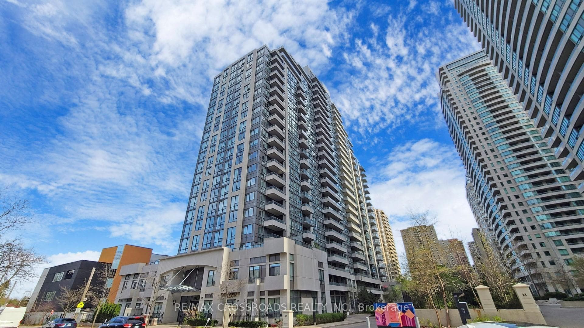 35 Hollywood Avenue Unit 702 photo 1