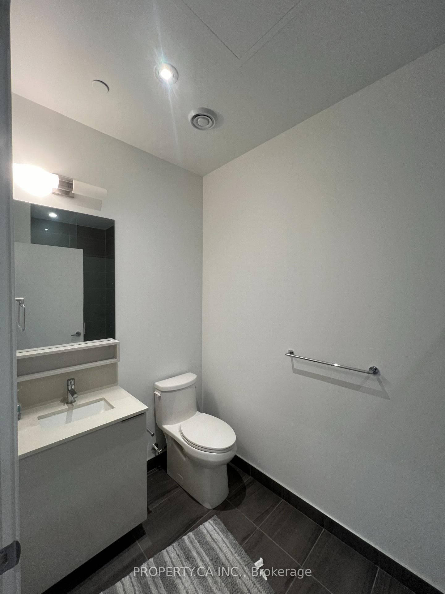 950 Portage Parkway Unit 308 photo 9