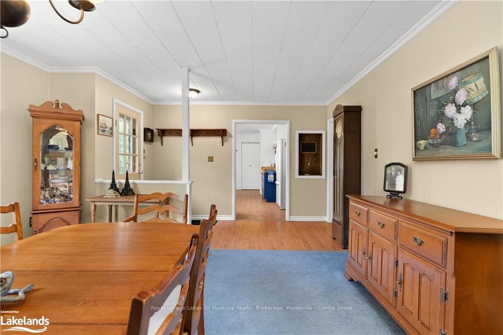 12 MAPLE Avenue photo 33