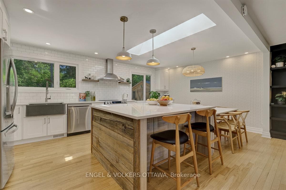 54 Qualicum Street photo 15