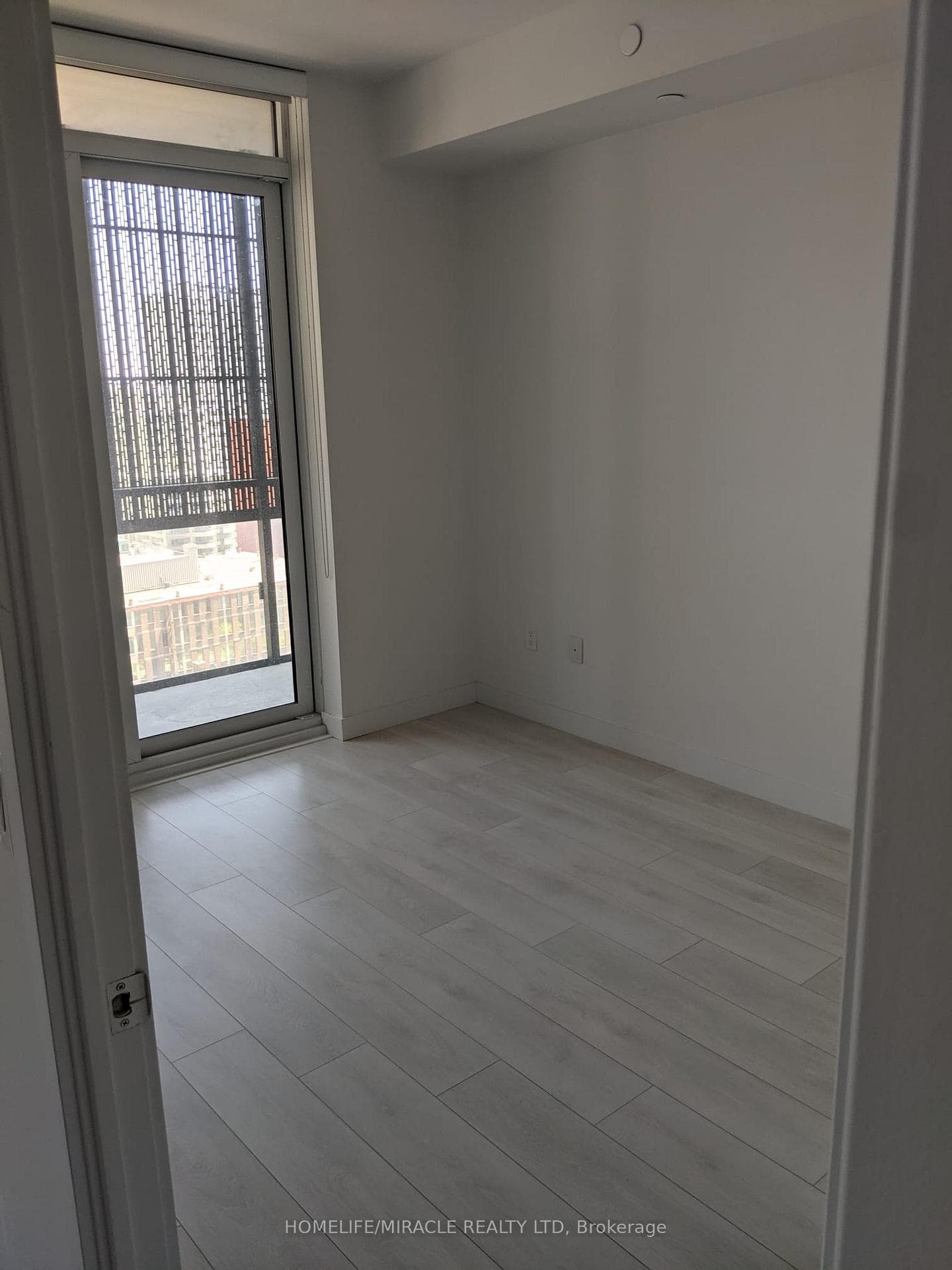 8 Eglinton Avenue Unit 1410 photo 6