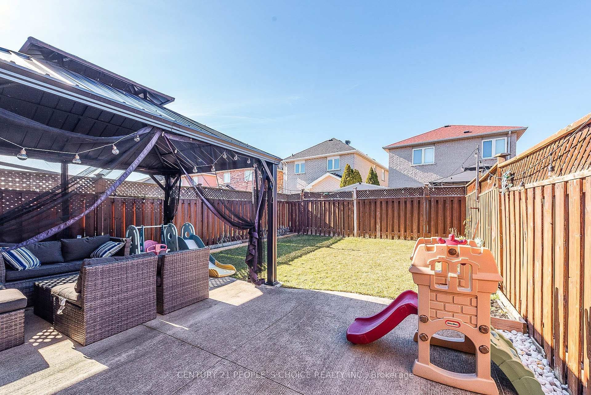 374 Krotone Crescent photo 37