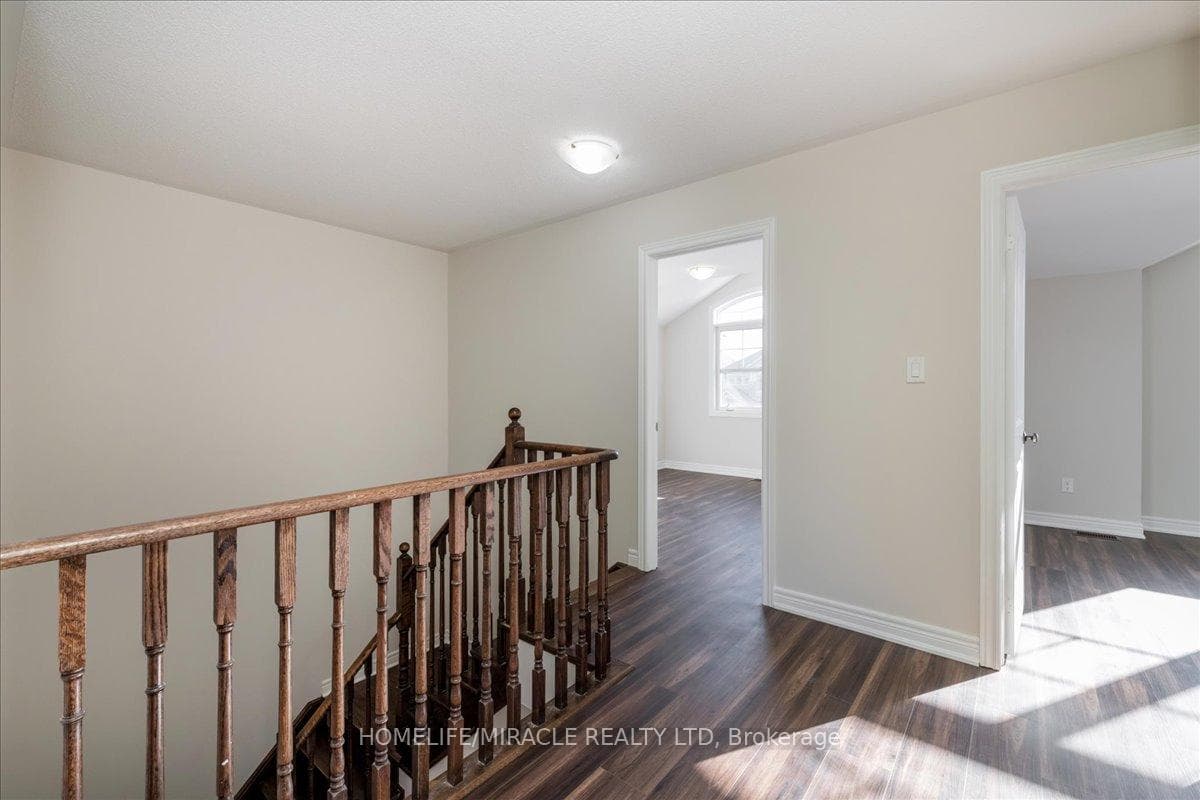 45 Atkinson Crescent photo 16