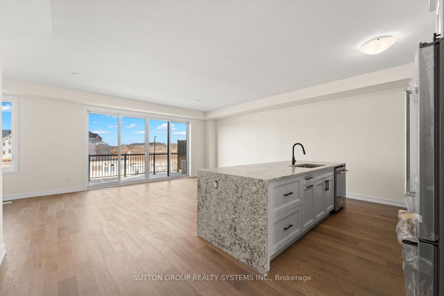 160 Densmore Road Unit 6 photo 10