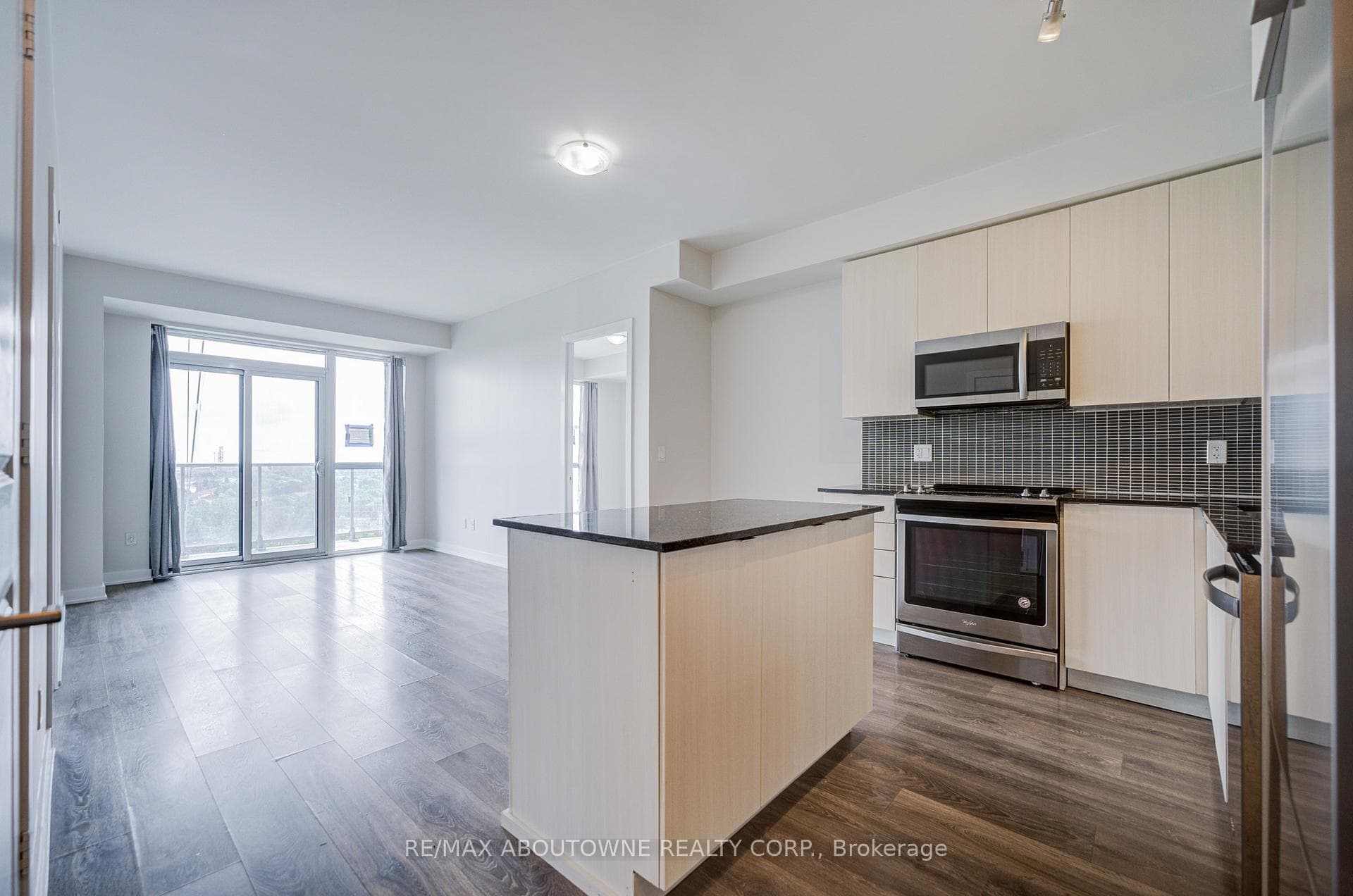 4655 Glen Erin Drive Unit 806 photo 4