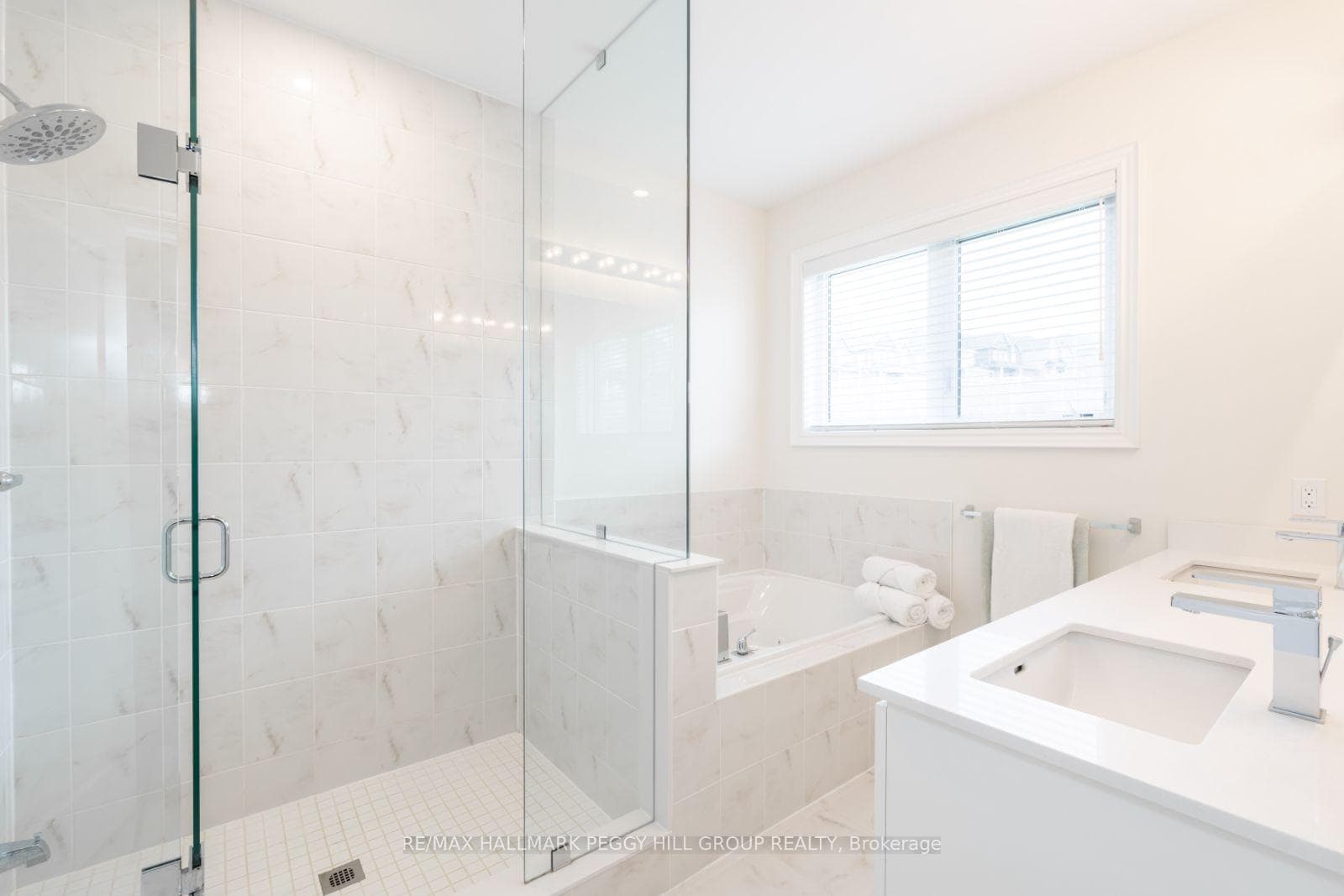 150 MUIRFIELD Drive photo 10