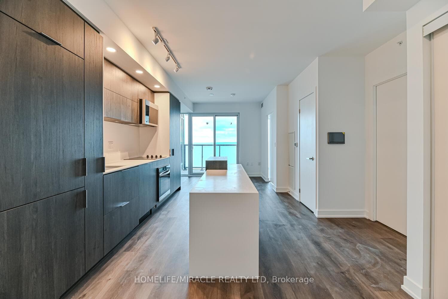 370 Martha Street Unit 1606 photo 5