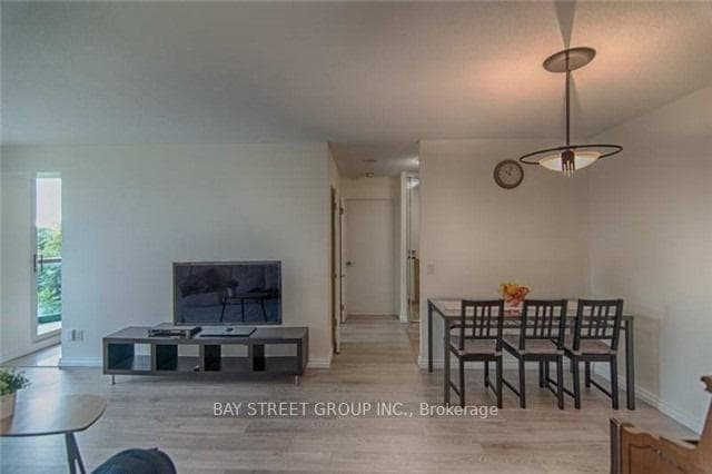 238 Doris Avenue Unit 707 photo 14