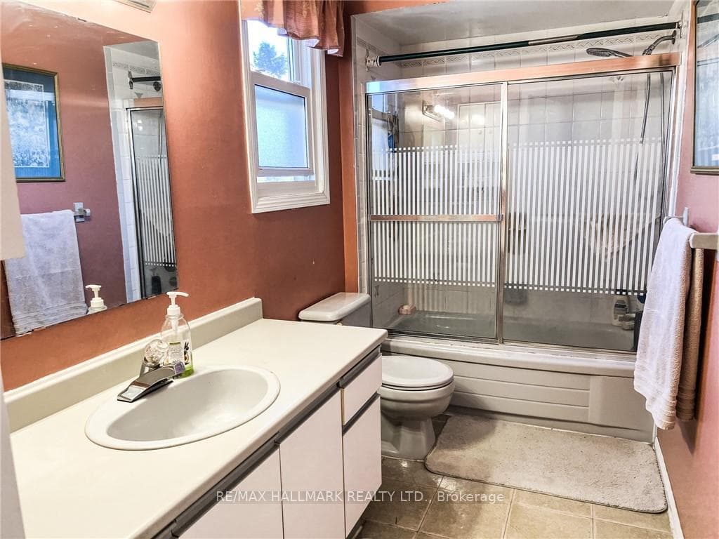 108 Broughton Avenue photo 3