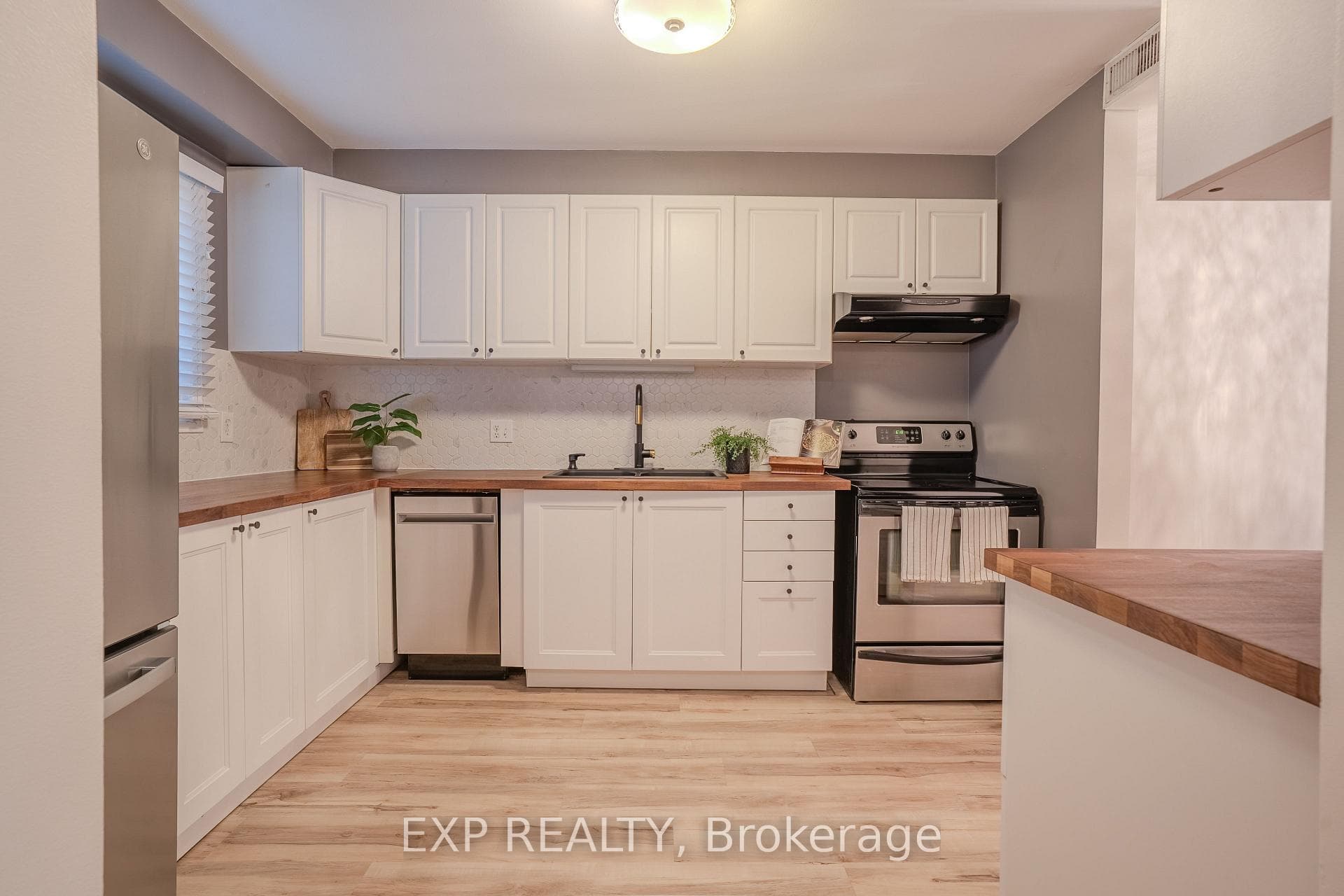 38 Elma Street Unit 8 photo 5