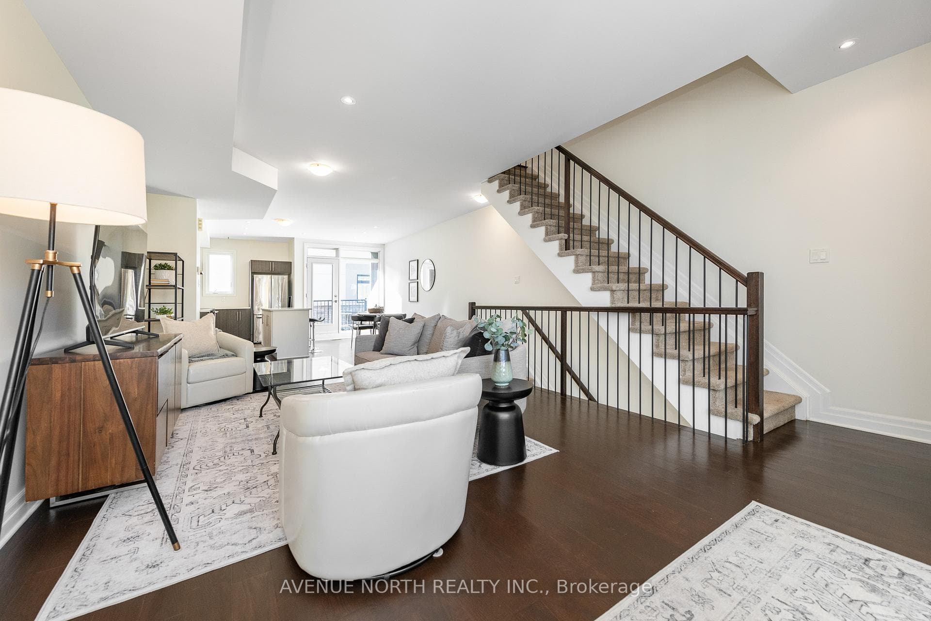938 Woodroffe Avenue photo 12