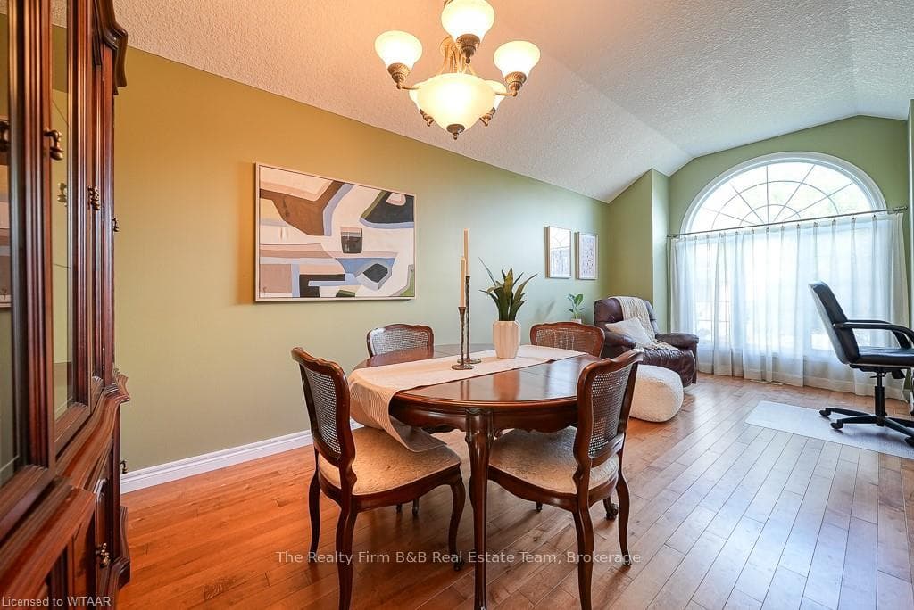 468 LAKEVIEW Drive photo 28