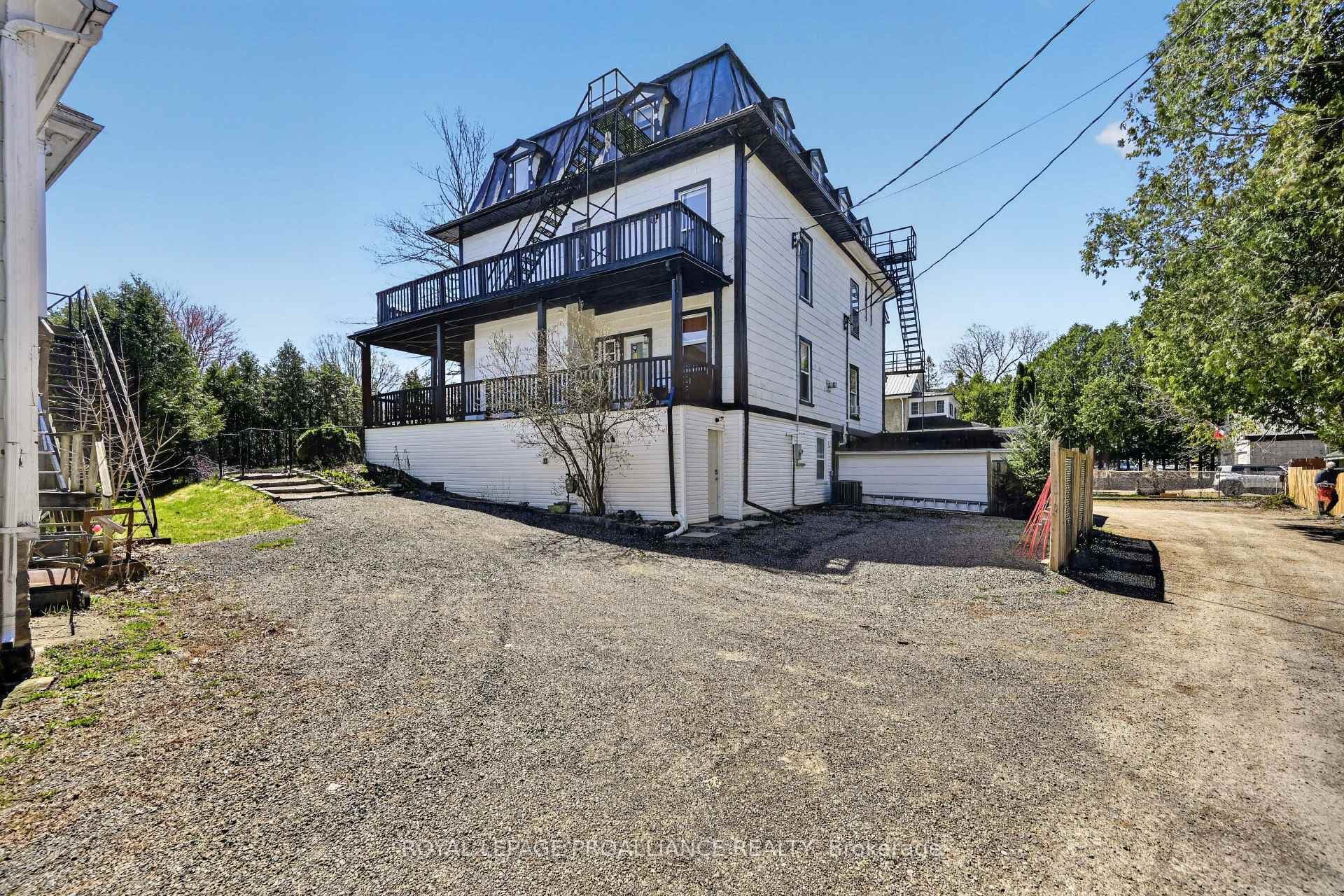 372 King Street photo 5